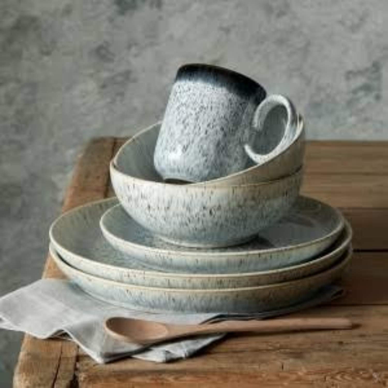 Denby Halo Speckle 12-Piece Ceramic Dinner Set for 4 - Stoneware Tableware (4 Dinner Plates, 4 Medium Plates, 4 Cereal Bowls) - Dishwasher & Microwave Safe - Reactive Glaze Grey - Perfect for Family Dinners, Entertaining Guests & Everyday Use