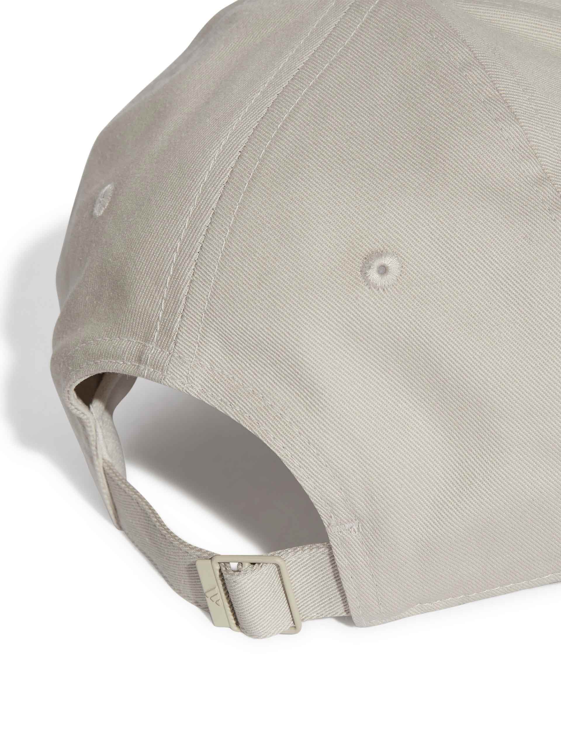 Baseball Cap with Linear Outline Design - Wonder Alumina/White - Perfect for Sports, Casual Wear & Outdoor Activities