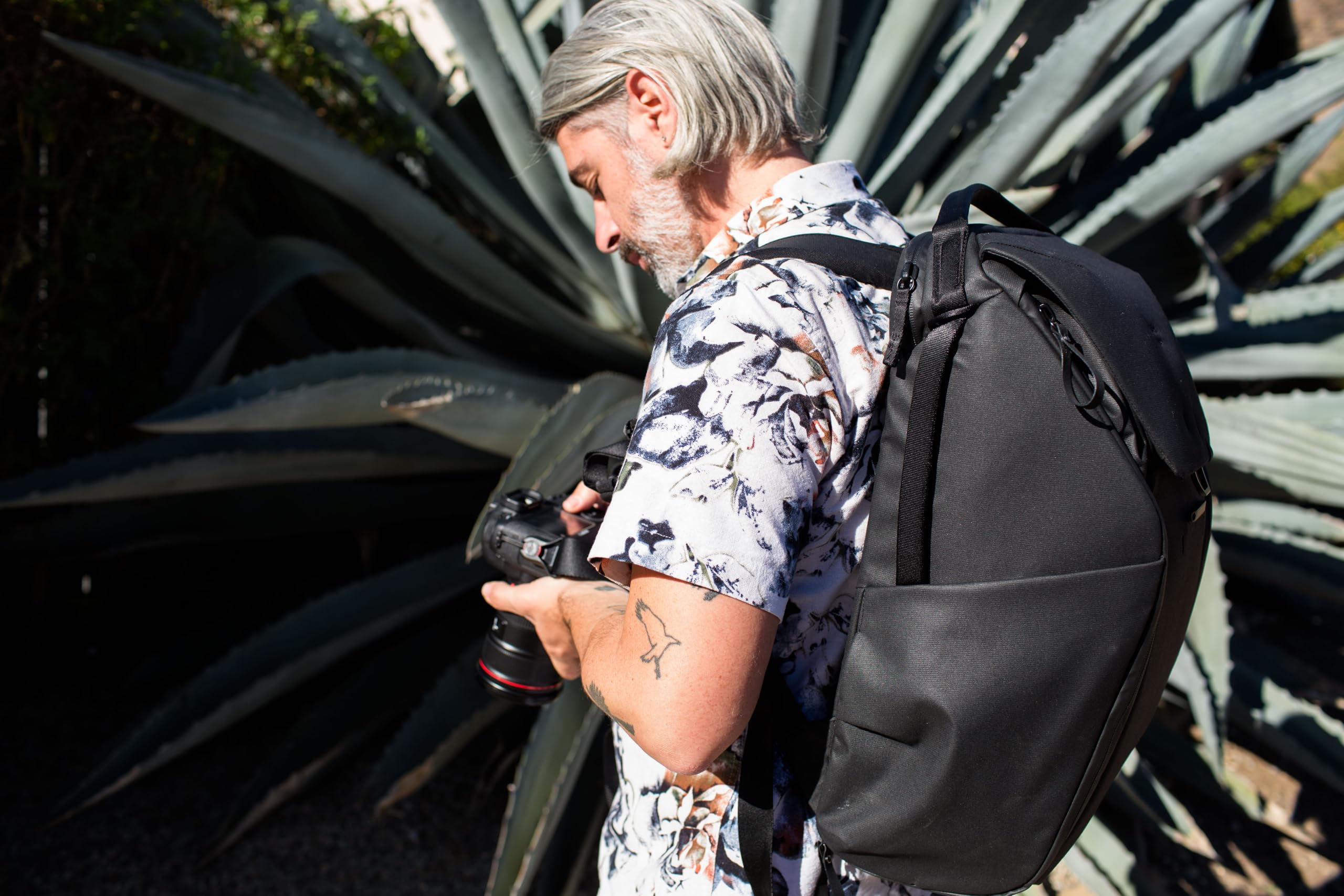 Peak Design Everyday Backpack V3 30L - Waterproof Camera Bag & Laptop Backpack with Tablet Sleeve - Perfect for Travel, Photography & Commuting - BEDB-30-BK-3 (Black)