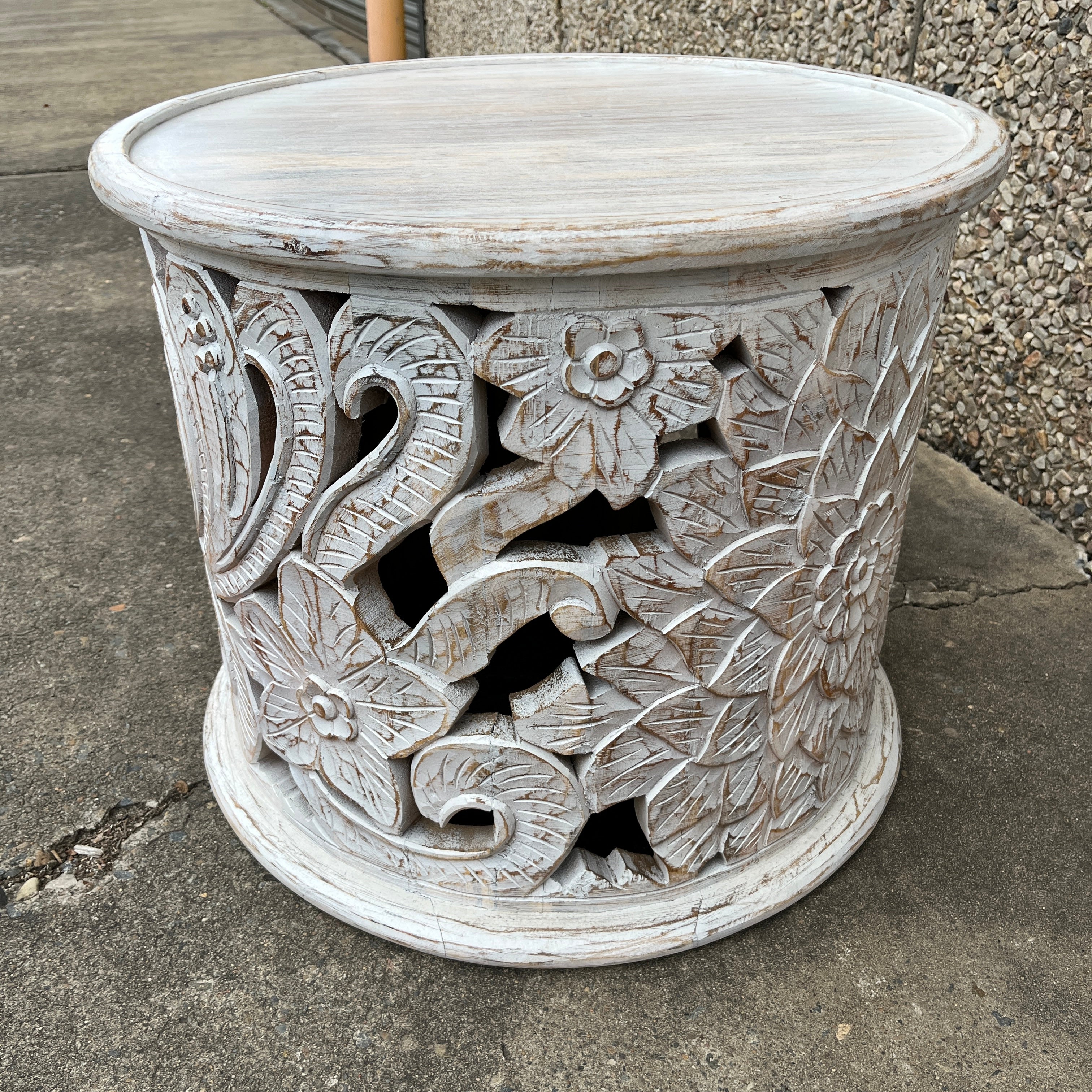 Hand Carved Indian Mango Wood Round Coffee Table 60X60X50CM - Rustic Boho Living Room Centerpiece for Home Decor & Cozy Gatherings