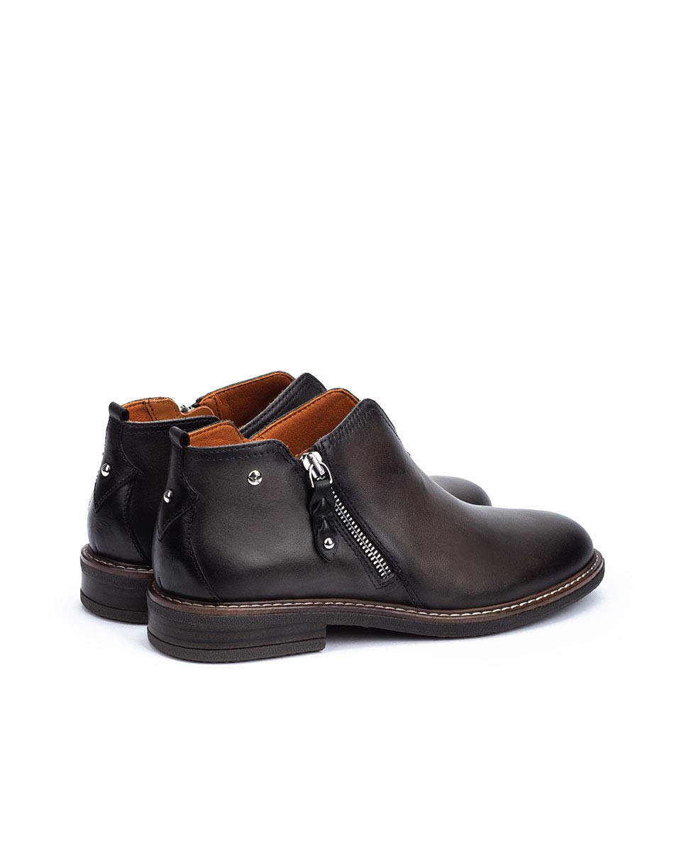 Pikolinos Women's Classic Leather Loafers - Comfortable Slip-On Shoes for Women | Casual & Office Wear | Perfect for Walking, Travel & Everyday Use
