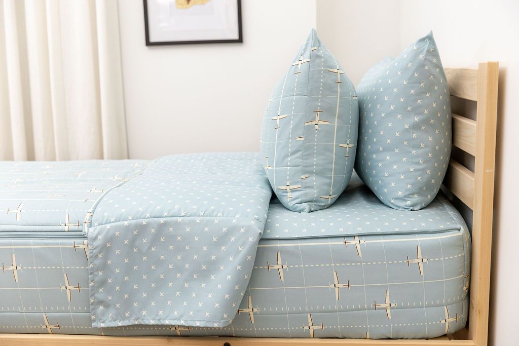 Take Flight Zipper Bedding Set - Soft & Breathable Comfort for Kids & Adults - Perfect for Bedrooms, Dorms, and Travel