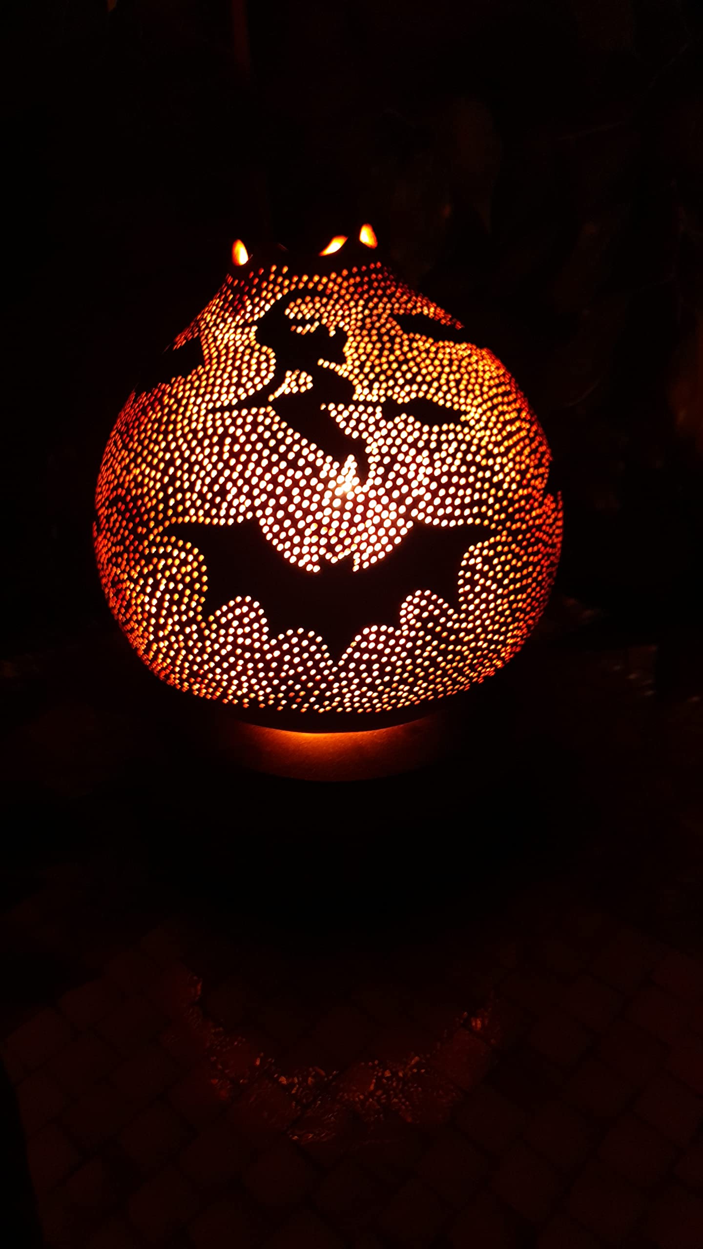Flying Witch Broom Night Light with Bats - Halloween Decorations, Spooky LED Lamp for Home, Party & Outdoor - Perfect Halloween Gift for Kids & Adults