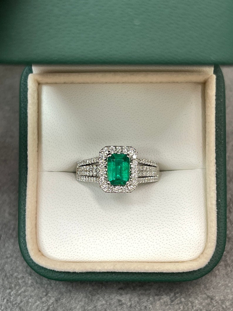 2.60tcw 14K Gold Emerald & Diamond Halo Round Statement Ring for Women - Elegant Wedding, Engagement & Party Jewelry Gift