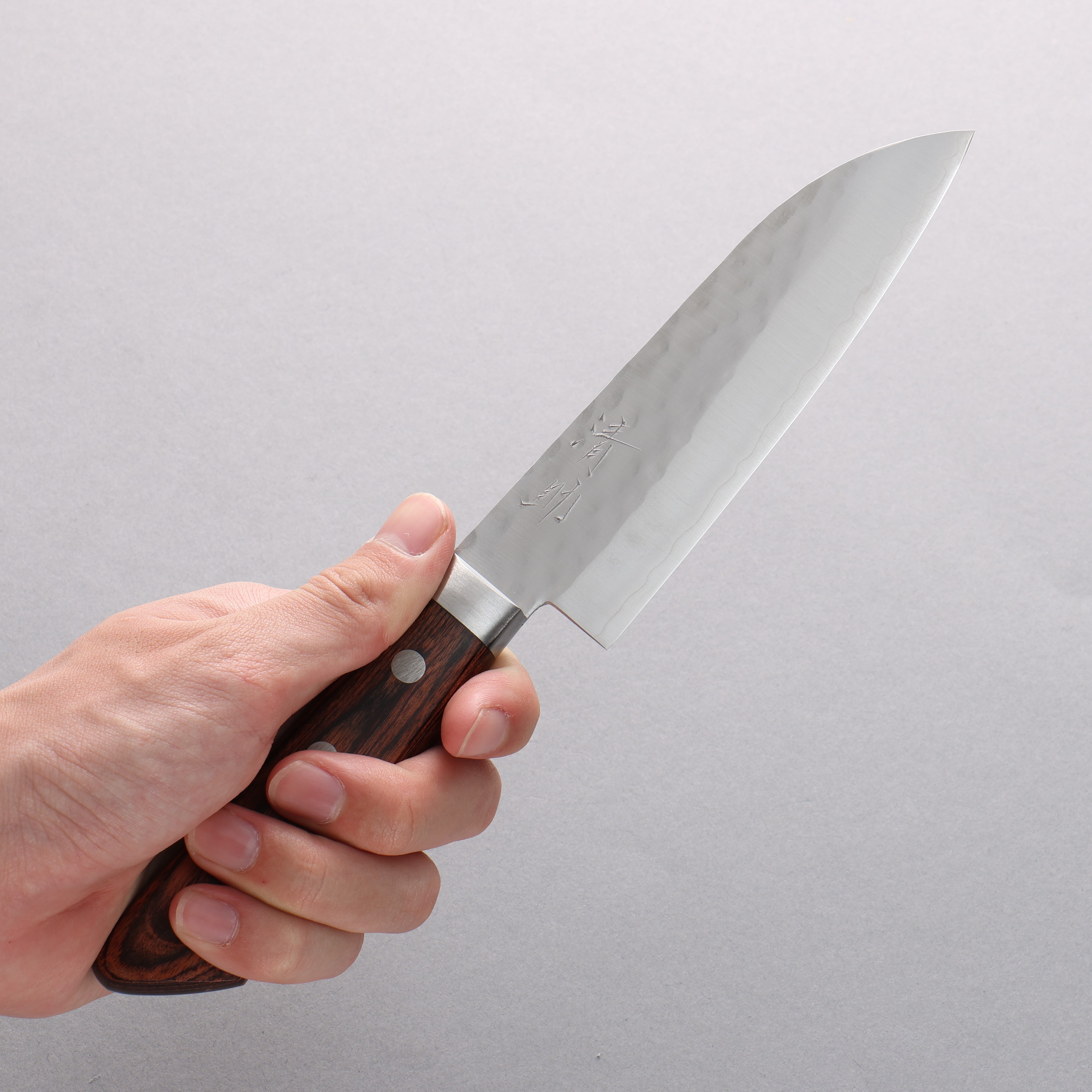 Premium Seisuke VG1 Hammered Santoku Knife 135mm - Japanese Damascus Steel Blade with Mahogany Handle - Perfect for Slicing, Dicing & Chopping Vegetables, Fruits & Herbs