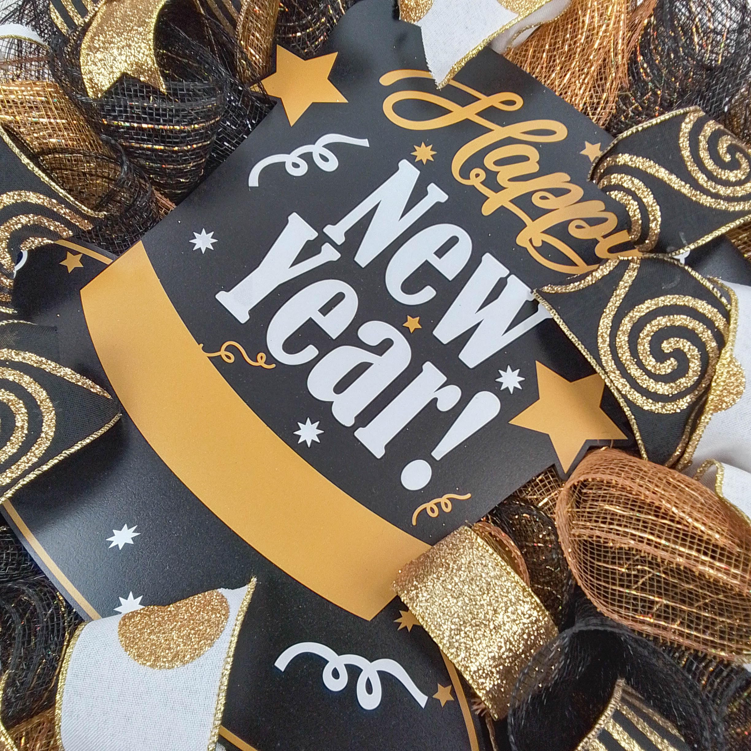Elegant Black Gold White Top Hat New Year Wreath for Front Door - Festive New Year's Eve Party & Holiday Home Decor - Perfect for Christmas to New Year Celebrations & Winter Door Hanging