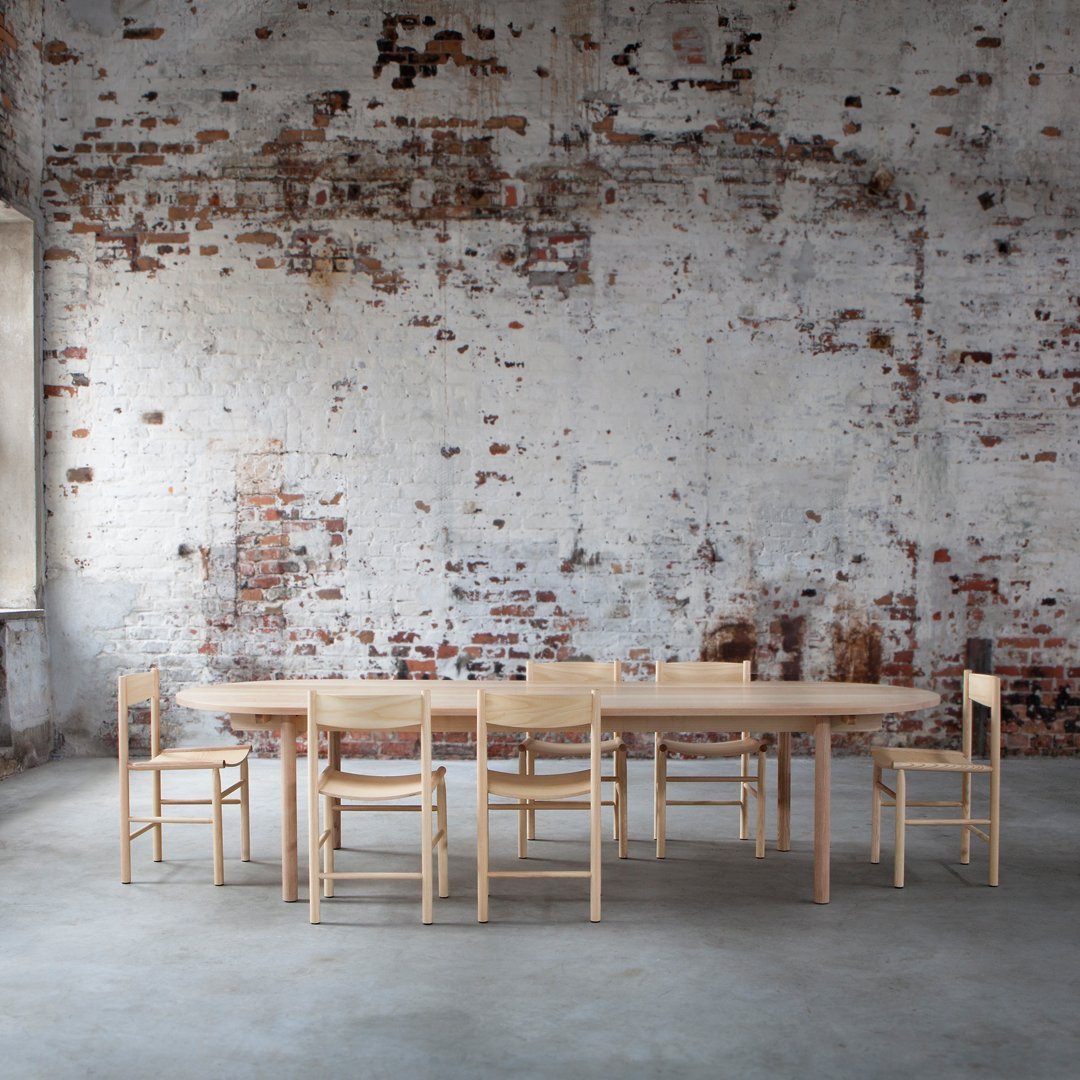 Stylish Oval Dining Table - Modern & Durable for Home, Kitchen, or Office | Perfect for Family Gatherings & Dinner Parties