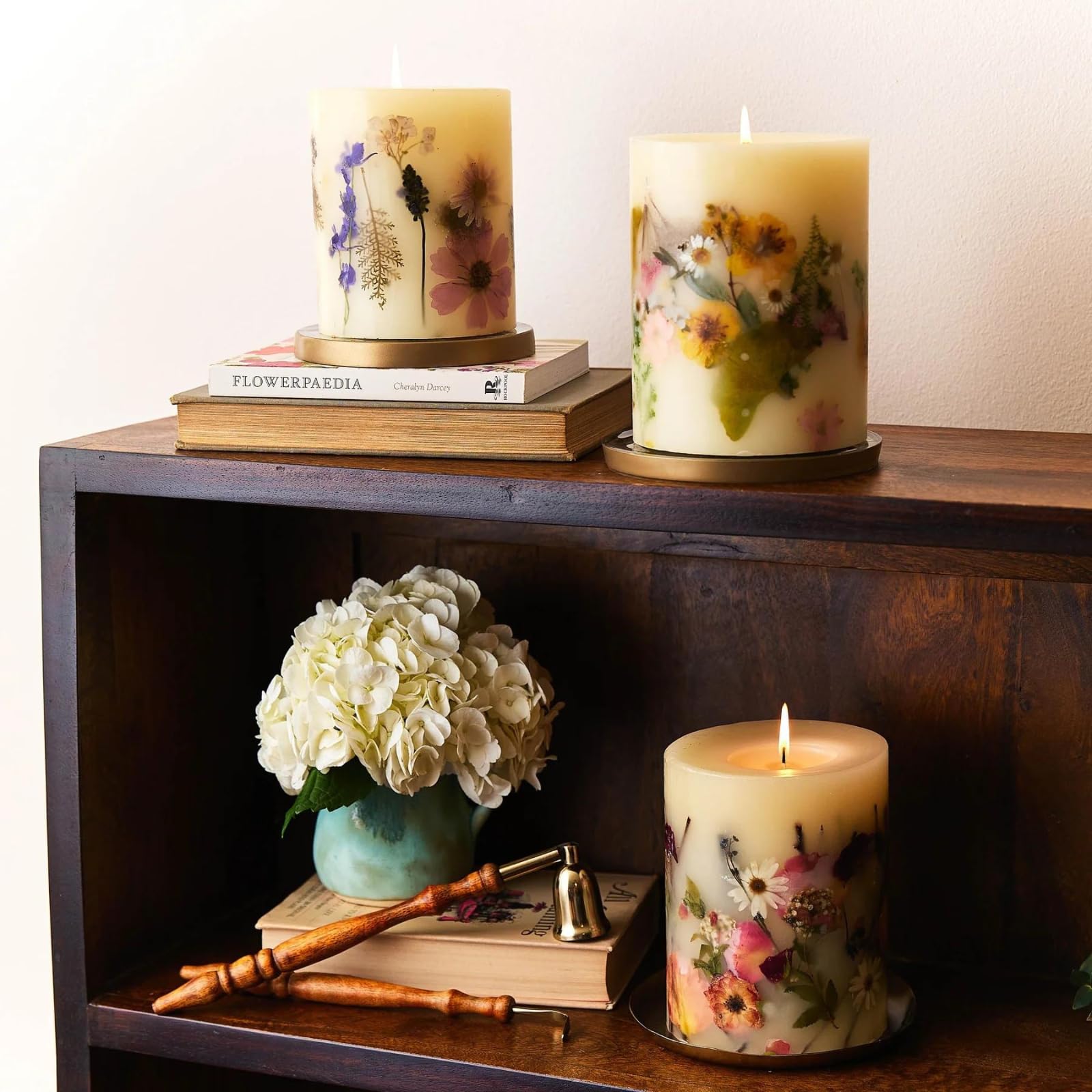 Rosy Rings Round Botanical Candle Roman Lavender - Natural Aromatherapy Scented Candle, Long-Lasting Luxury Soy Wax Candle, Home Decor Gift Set for Relaxation, Meditation & Spa Night