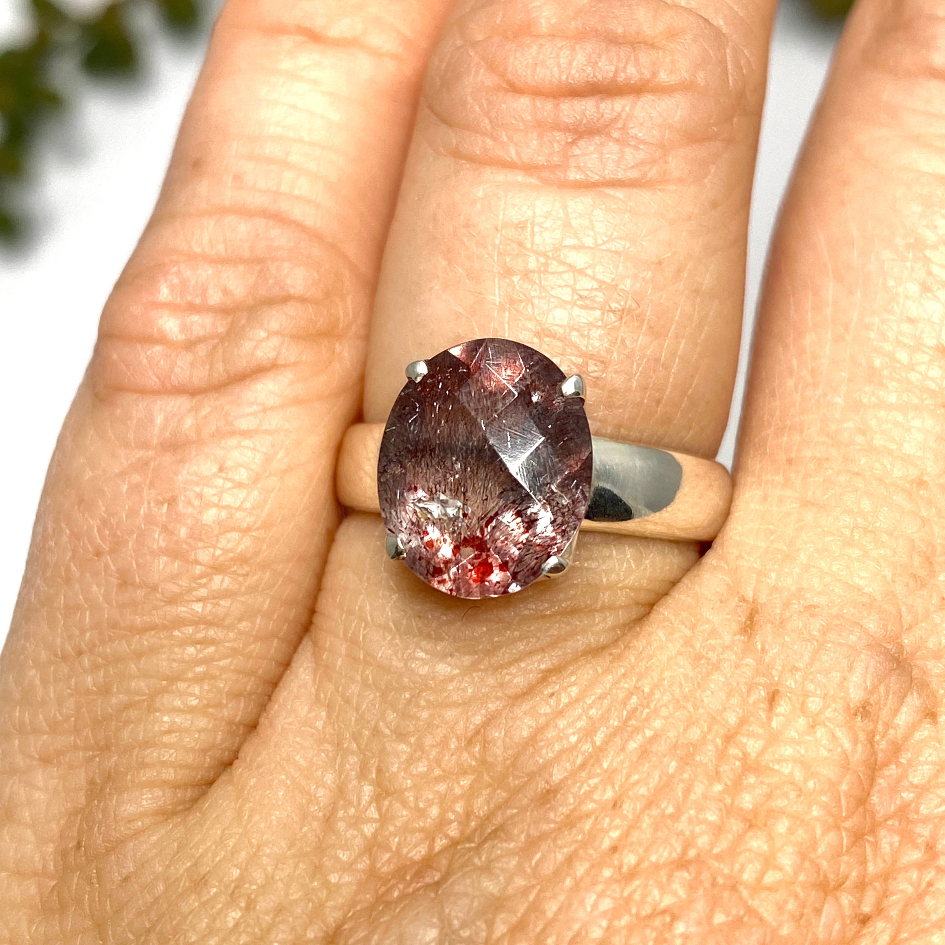 Lepidicrocite in Quartz (Inclusion Quartz) Oval Checkerboard Faceted Ring Size 7 - Elegant Crystal Jewelry for Women, Perfect for Weddings, Parties & Special Occasions