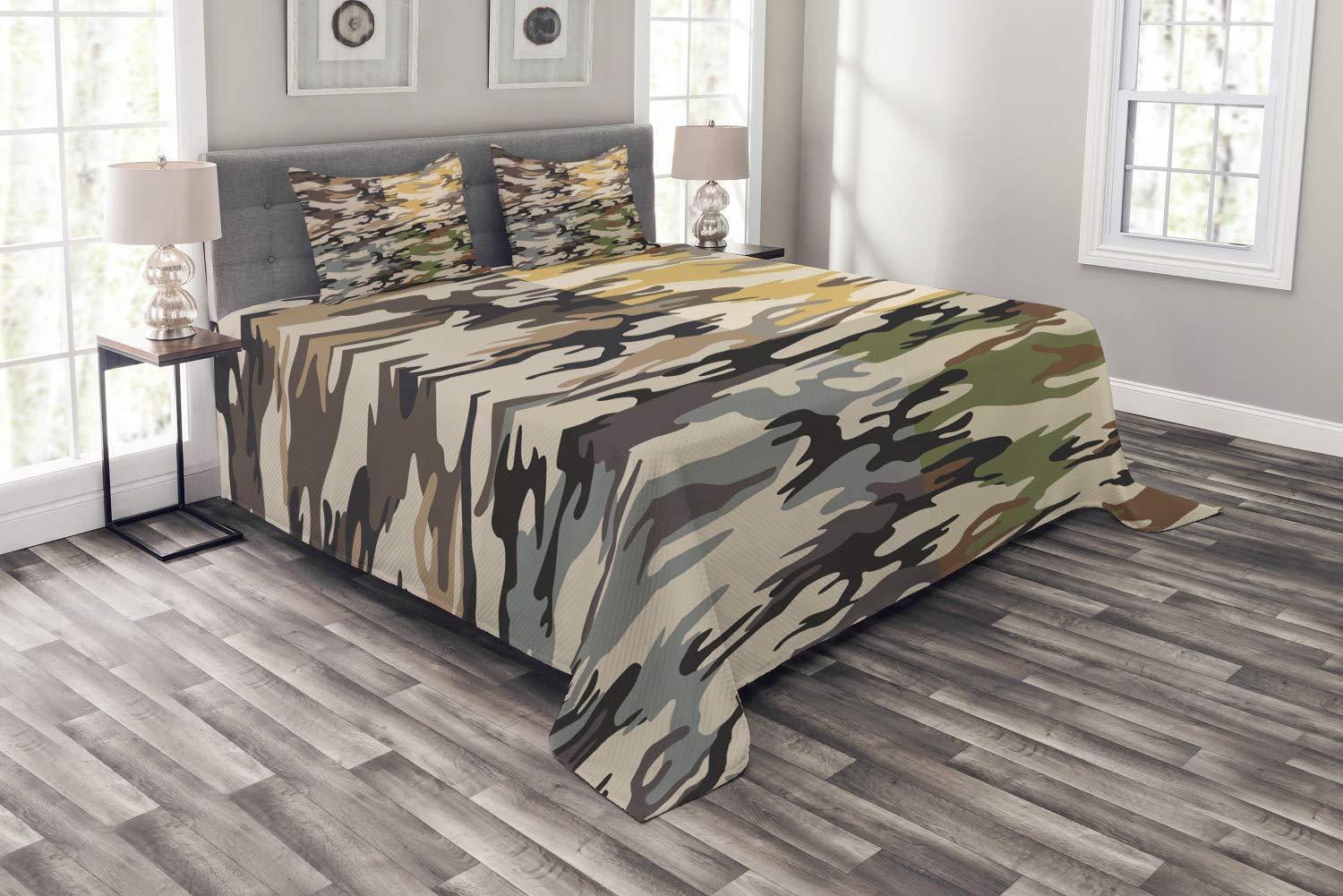 Ambesonne Camo Bedspread Set - King Size 3-Piece Camouflage Bedding with 2 Pillow Shams, Colorful Undercover Design for Modern Bedroom Decor | Perfect for Hunting Lodge, Military Theme Room or Outdoor Enthusiast's Home
