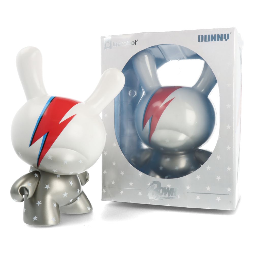 8 Dunny Bowie ICON Space Bolt Vinyl Art Toy - Collectible Designer Figure for Home Decor & Gift Giving - Perfect for Display Shelves, Office Desks, and Pop Culture Collections