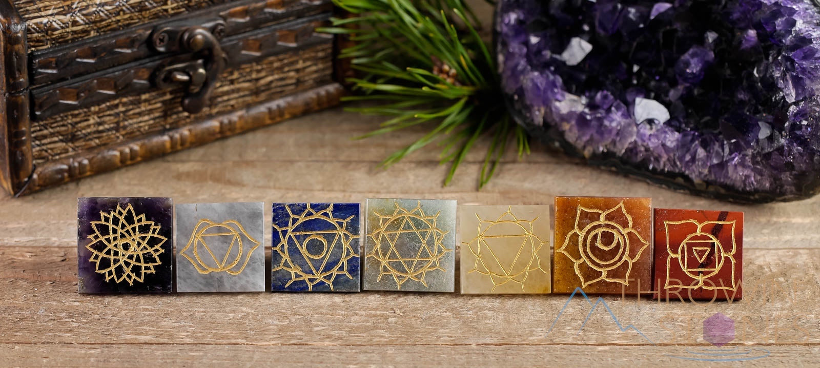 Rainbow Chakra Crystal Pyramids Set - 7 Chakra Healing Stones, Meditation Crystal Starter Kit for Self Care, Reiki Energy Balancing, Spiritual Healing - Perfect for Yoga, Home Decor & Gift (E0867)