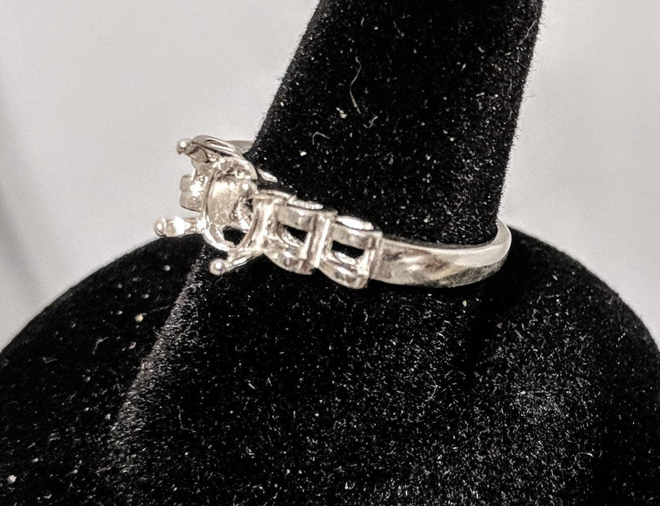 8x6mm Oval Trellis Shank Sterling Silver or 14K Gold Ladies Ring Setting - Size 7 (163829/143829) - Perfect for Engagement Rings, Wedding Bands & Jewelry Making