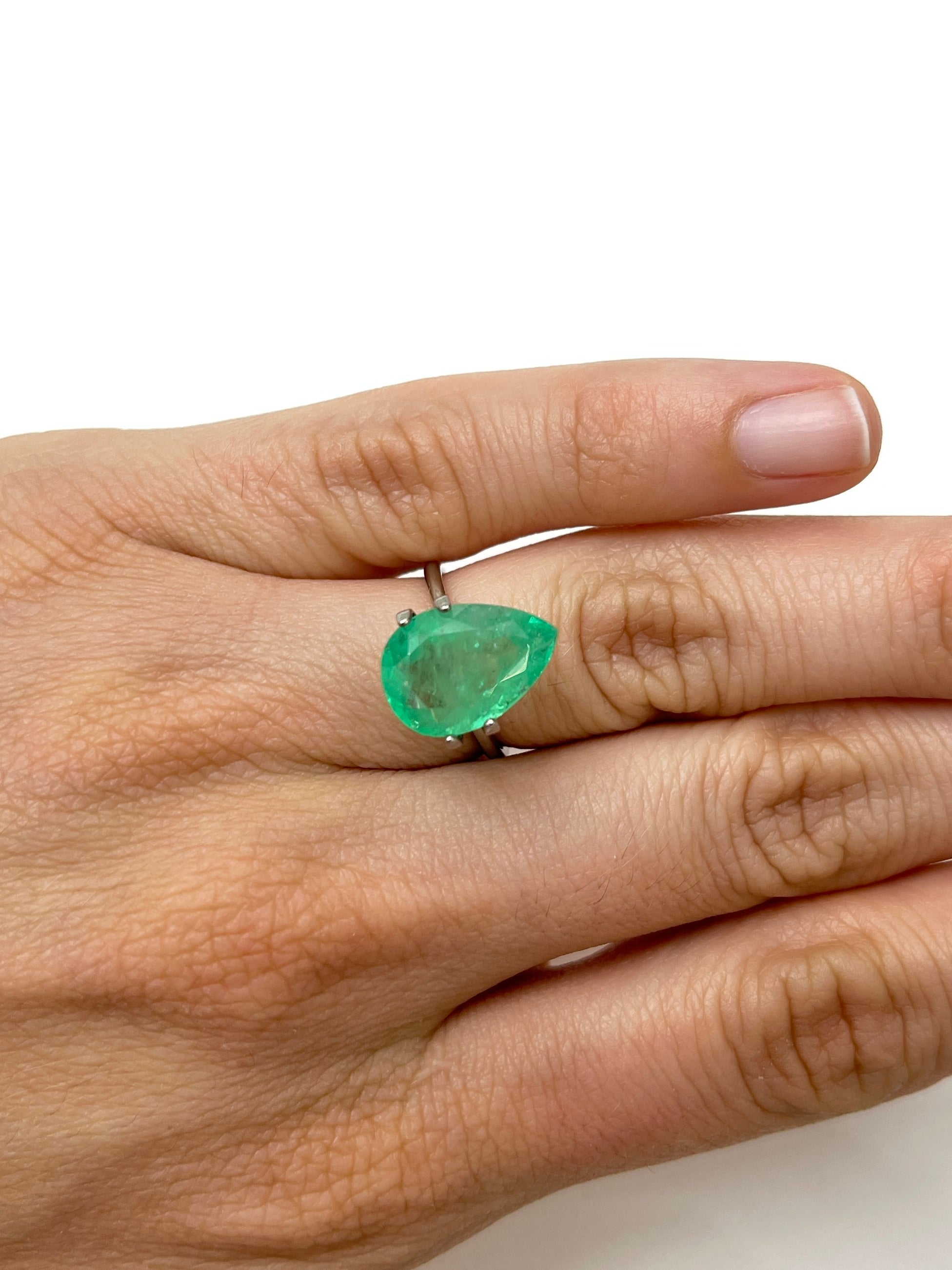 5.21 Carat 14x10mm Pastel Lime Green Natural Loose Colombian Emerald Pear Cut Gemstone for Jewelry Making, Engagement Rings & Luxury Collections