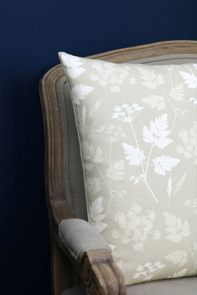 Premium Cow Parsley Print Throw Pillow Covers - Soft Decorative Cushions for Living Room, Bedroom & Sofa - Home Decor Accent