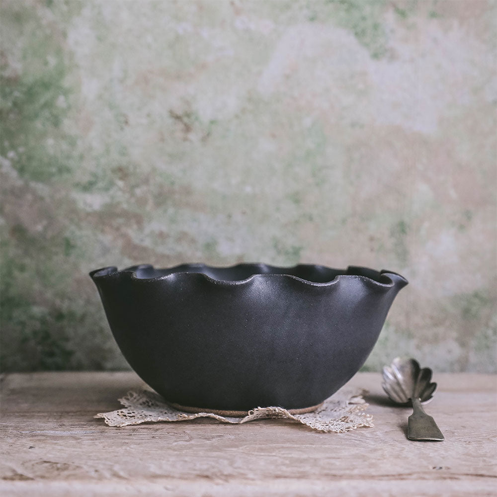 Premium Black Ceramic Wave Bowl - Elegant Serving Dish for Salads, Snacks & Desserts - Perfect for Dinner Parties & Home Decor