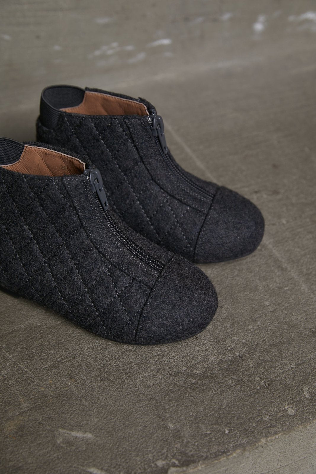 Premium Nicole Wool Dark Grey Sweater - Soft & Warm Winter Knitwear for Women | Cozy Casual Wear & Layering for Cold Weather