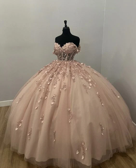 Elegant Light Pink Applique Ball Gown Prom Dress for Evening Formal Events - Perfect for Homecoming, Quinceañera & Wedding Parties (Style J4487)