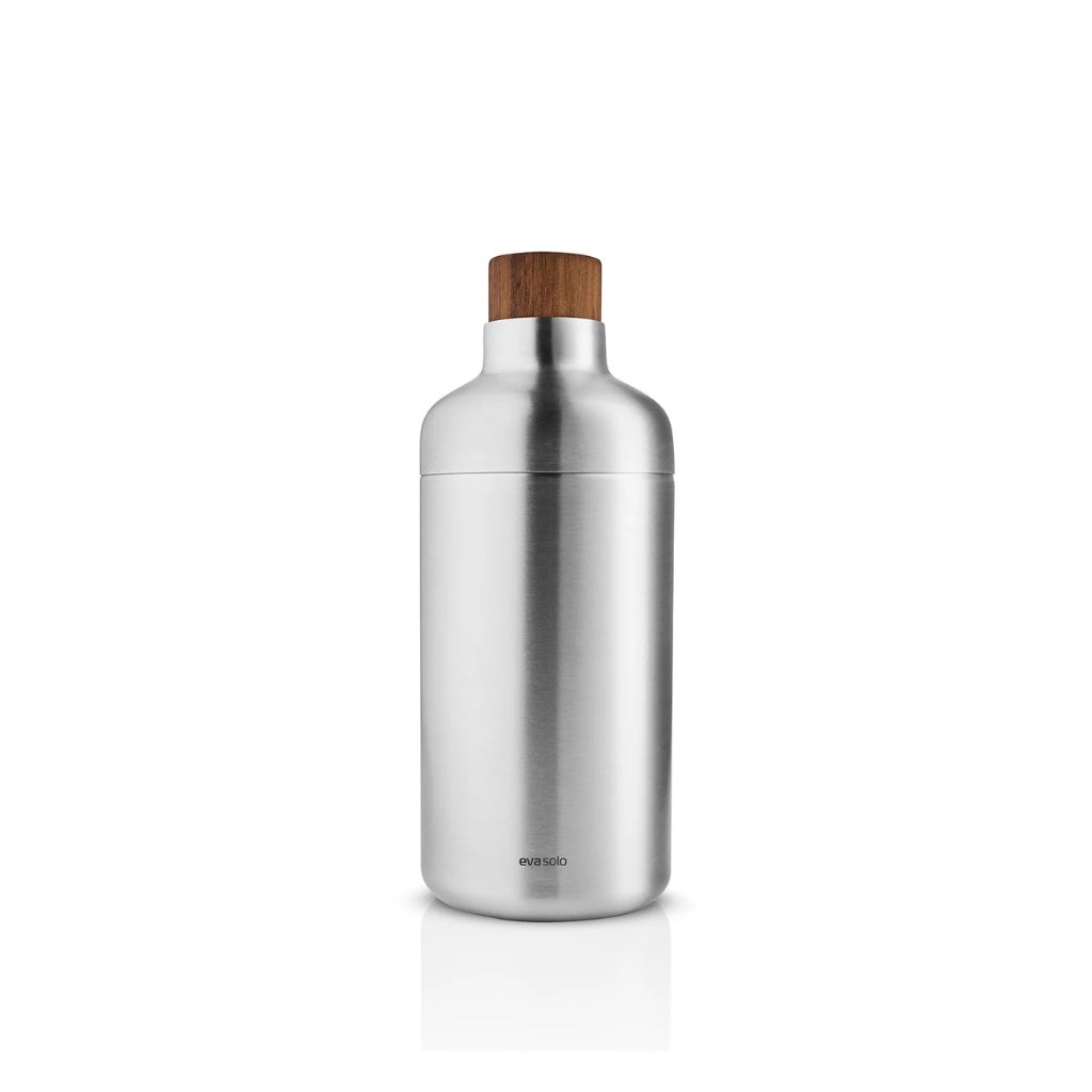 EVA SOLO Premium Cocktail Shaker - 18/8 Stainless Steel Bar Mixing Tool for Martini, Margarita & Mojito - Perfect for Home Bars, Parties & Professional Bartenders