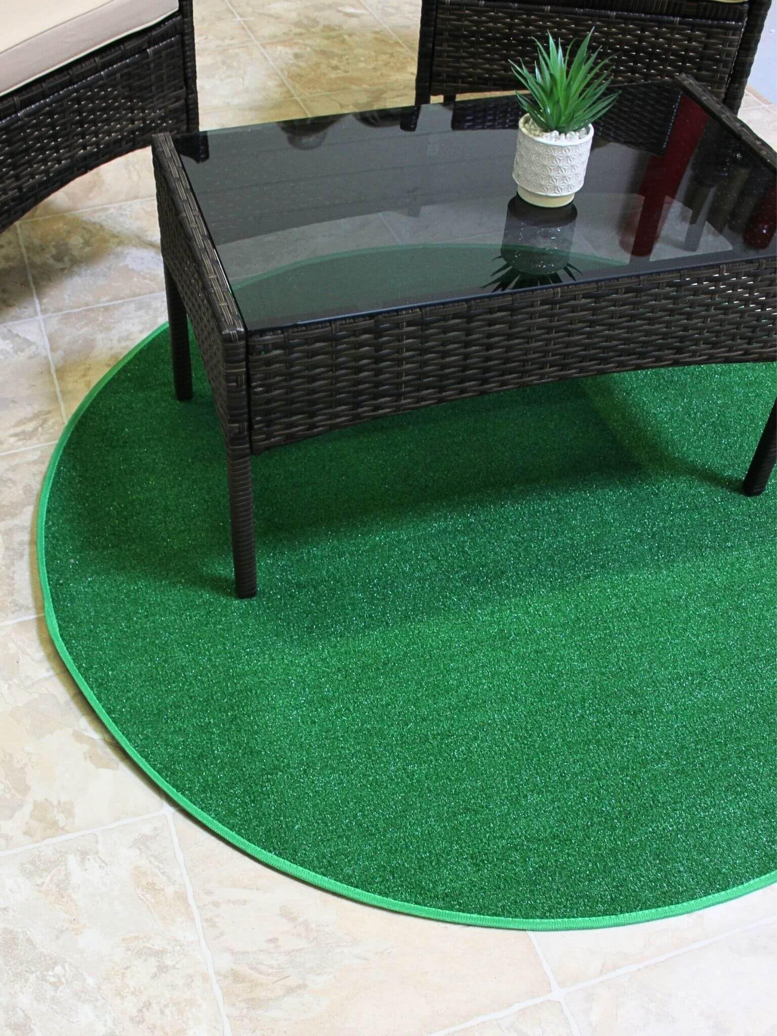 KOECKRITZ Washable Artificial Grass Turf Carpet - 10' Round Green Fake Lawn Rug for Outdoor Patio, Gazebo, Poolside, Golf Backdrop, Balcony & Garage - Durable & Customizable Synthetic Grass Mat for Home Decor, Pet Areas & Workspaces