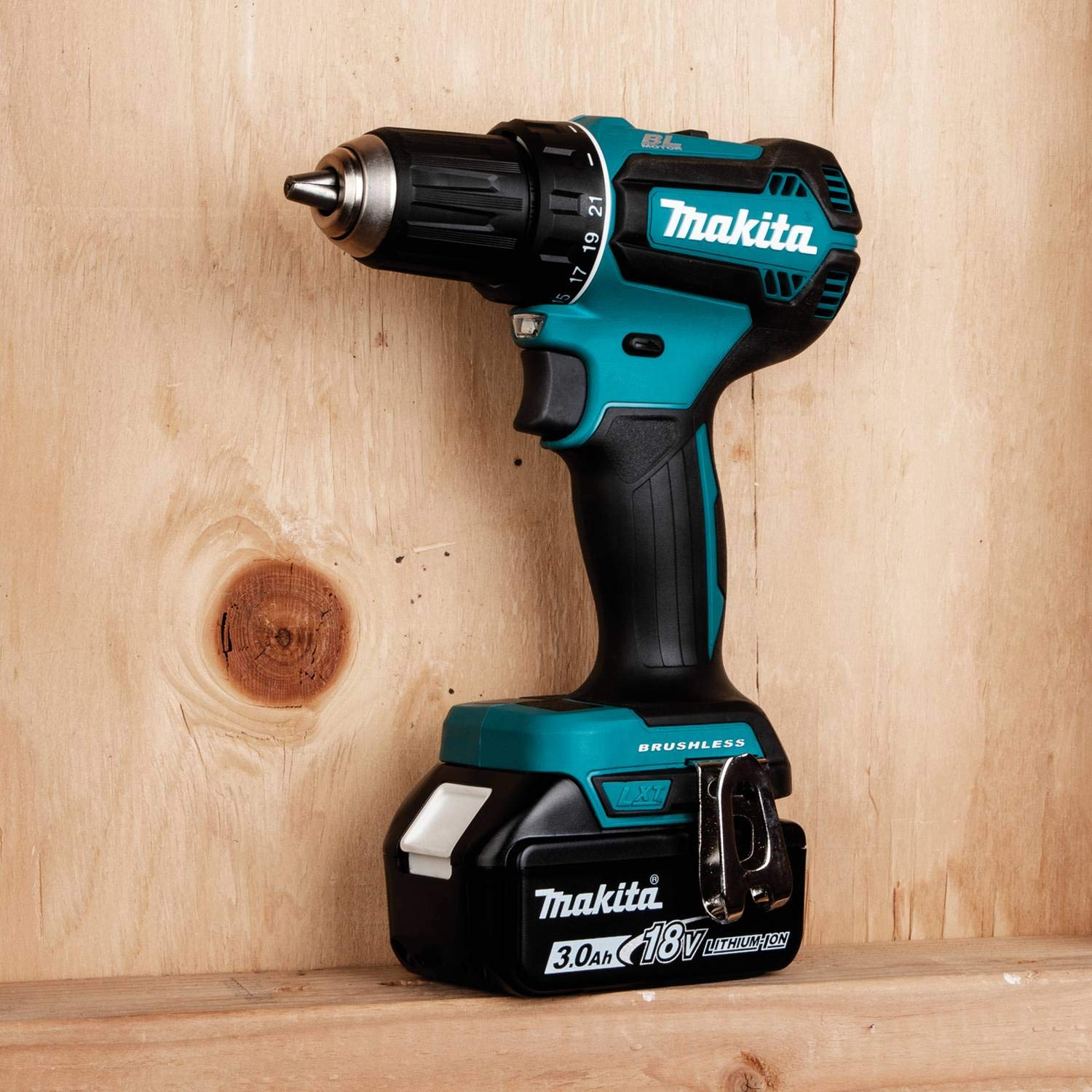 Makita XFD131 18V LXT® Brushless Cordless Drill Driver Kit with 1/2