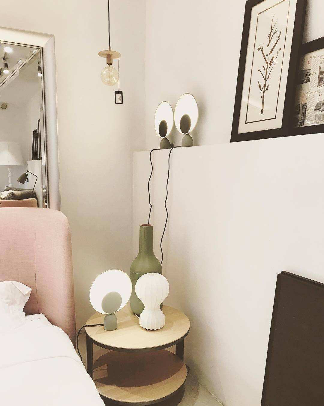 Blooper Table Lamp - Modern LED Desk Light for Home Office, Bedroom & Living Room - Perfect for Reading, Working & Decor