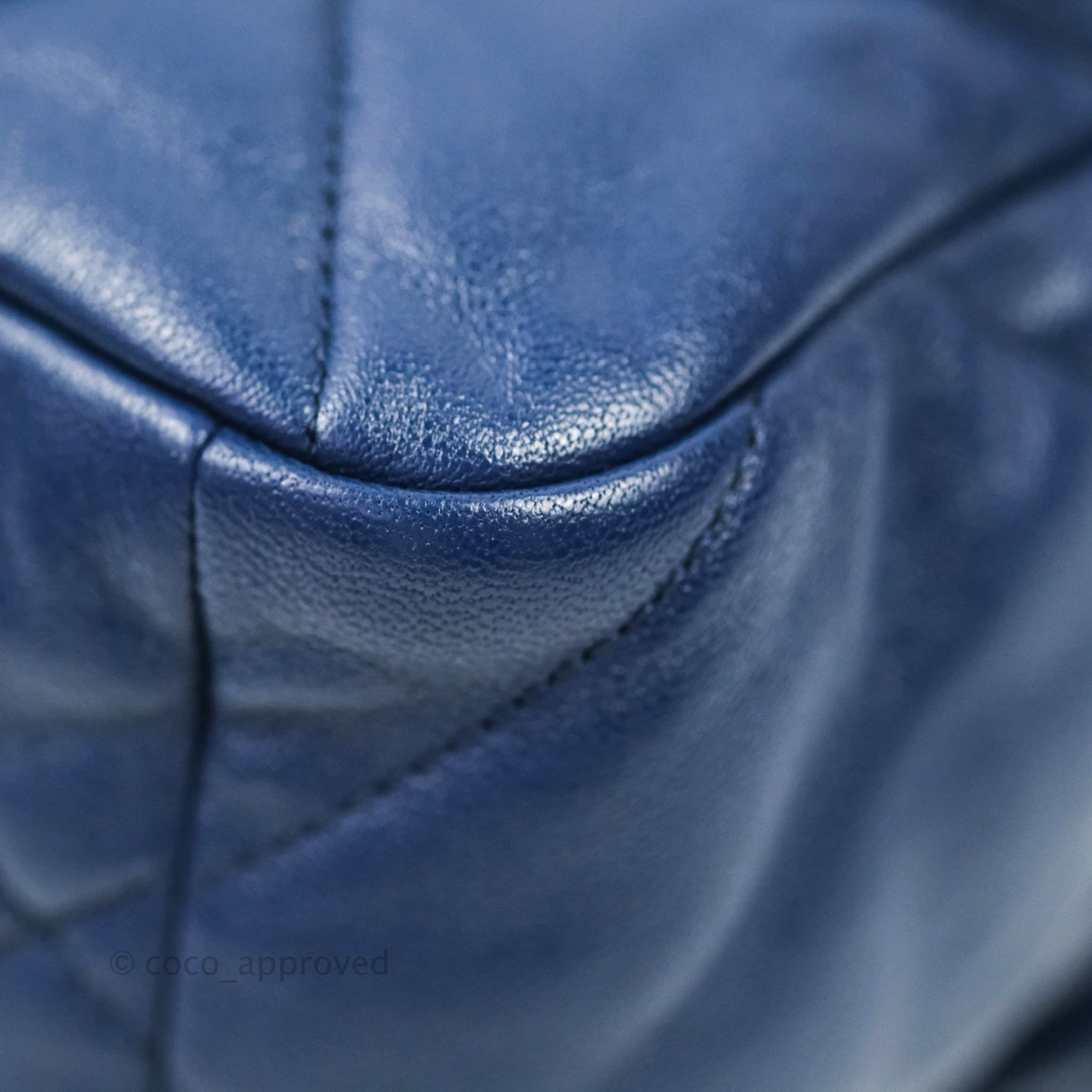 Chanel 19 Medium Flap Bag in Blue Goatskin Leather with Mixed Hardware - Perfect for Everyday Luxury & Special Occasions