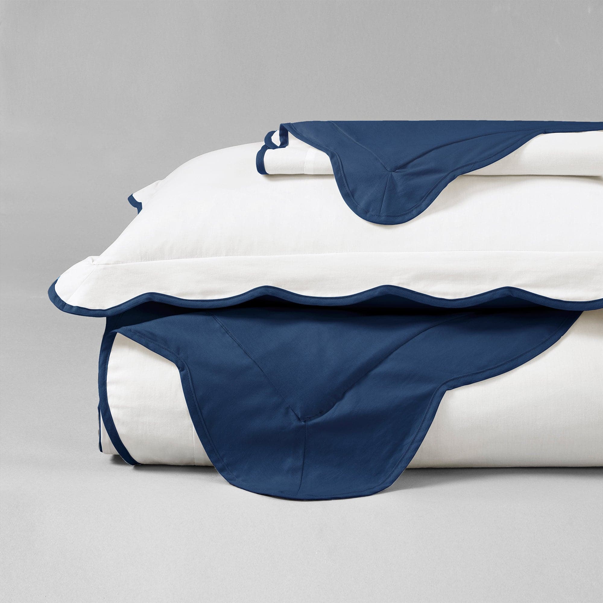 Coastal Chic Scalloped Edge 100% Cotton Reversible Duvet Cover Set - Breathable Soft Bedding for Beach House & Boho Bedroom Decor
