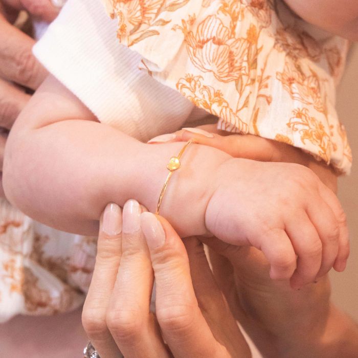 9ct Silver Filled Heart Charm Baby Bangle - Dainty Adjustable Bracelet for Newborns & Infants - Perfect for Christening, Baby Shower Gifts & First Birthday