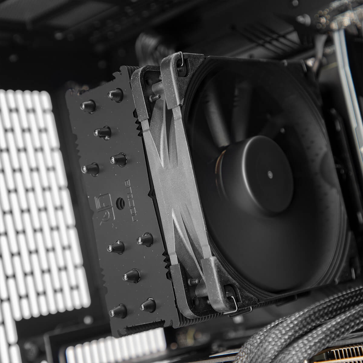 Chinkapin V1 Gaming PC with RTX 4080 & Ryzen 7 7800X3D - High Performance Desktop for 4K Gaming, Streaming & Content Creation