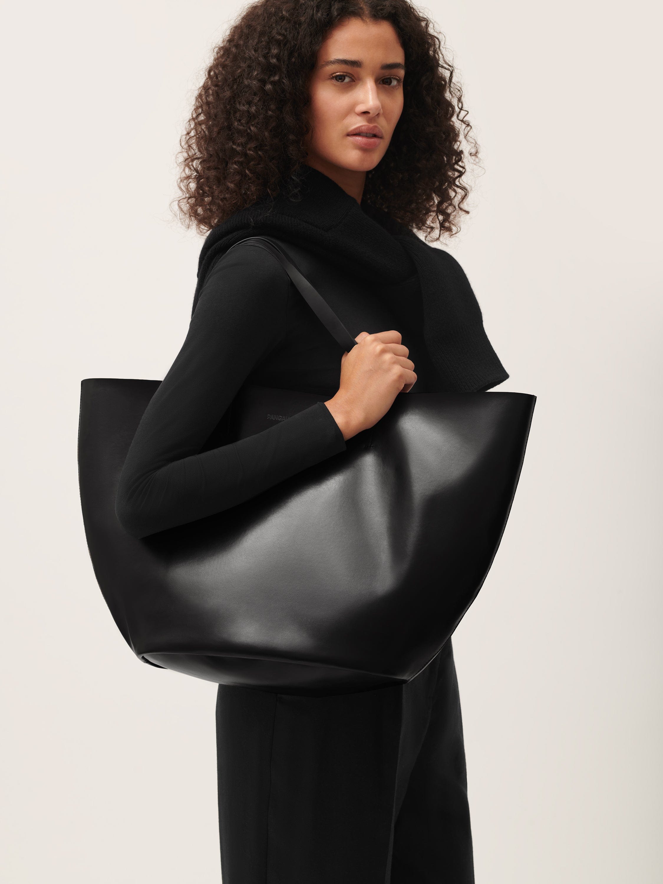 GAIA Black Crossbody Bag for Women - Stylish & Lightweight Purse for Everyday Use, Travel, and Work
