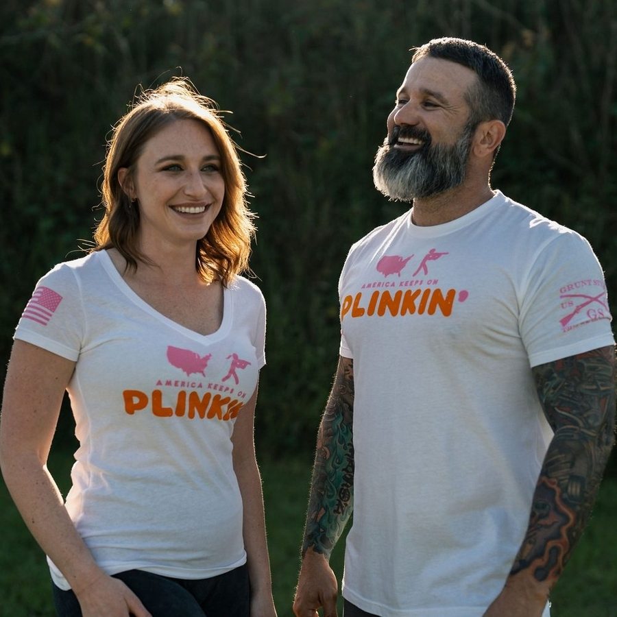 Plinkin' T-Shirt for Men & Women - Soft Cotton White Tee - Casual Wear for Everyday Outfits & Street Style
