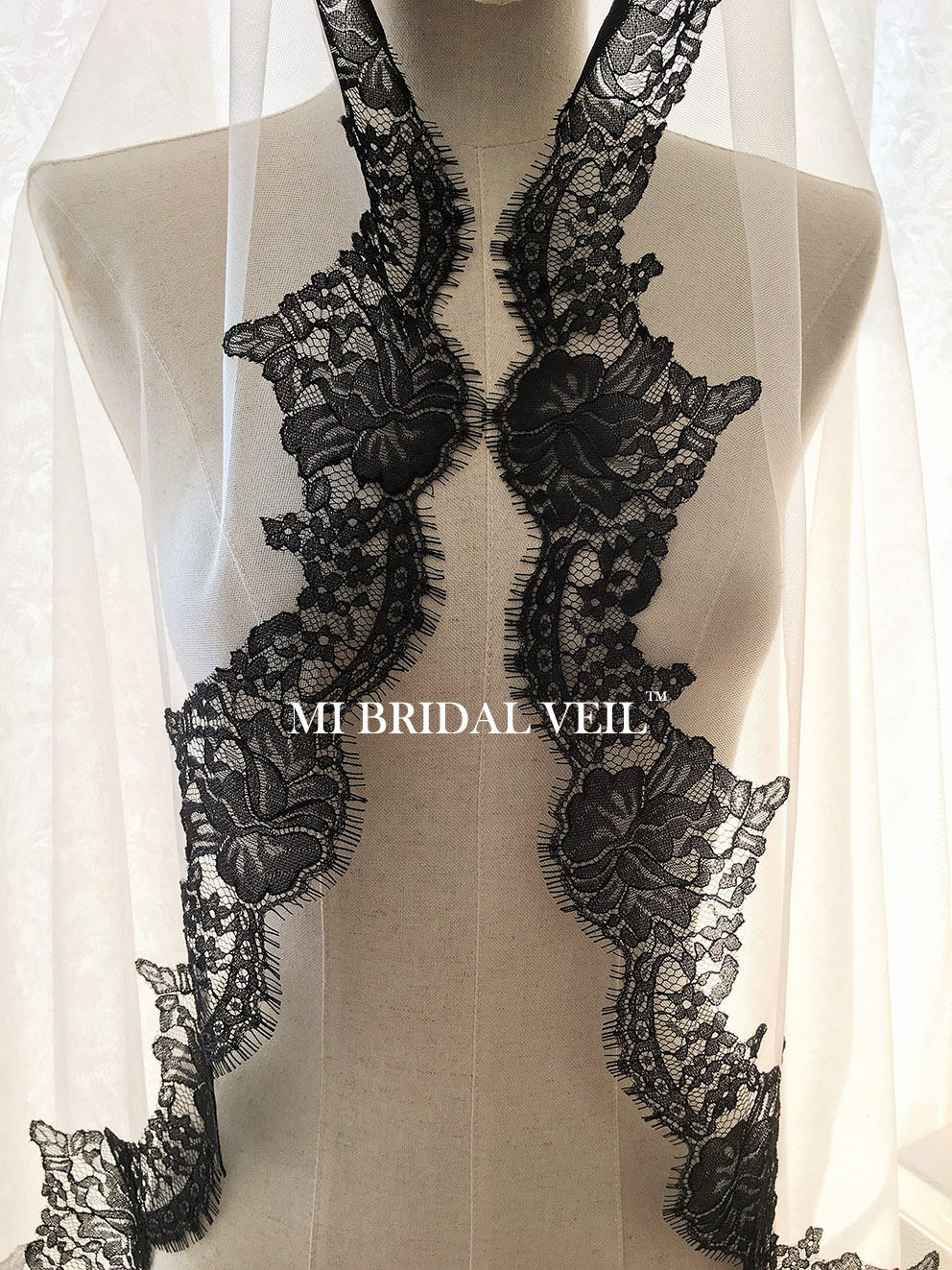 Spanish Mantilla Wedding Veil - Elegant Lace Bridal Veil with Blusher for Church Ceremony | Black Cathedral Length Wedding Veil for Bride | Perfect for Traditional Spanish Weddings, Catholic Nuptials & Formal Occasions