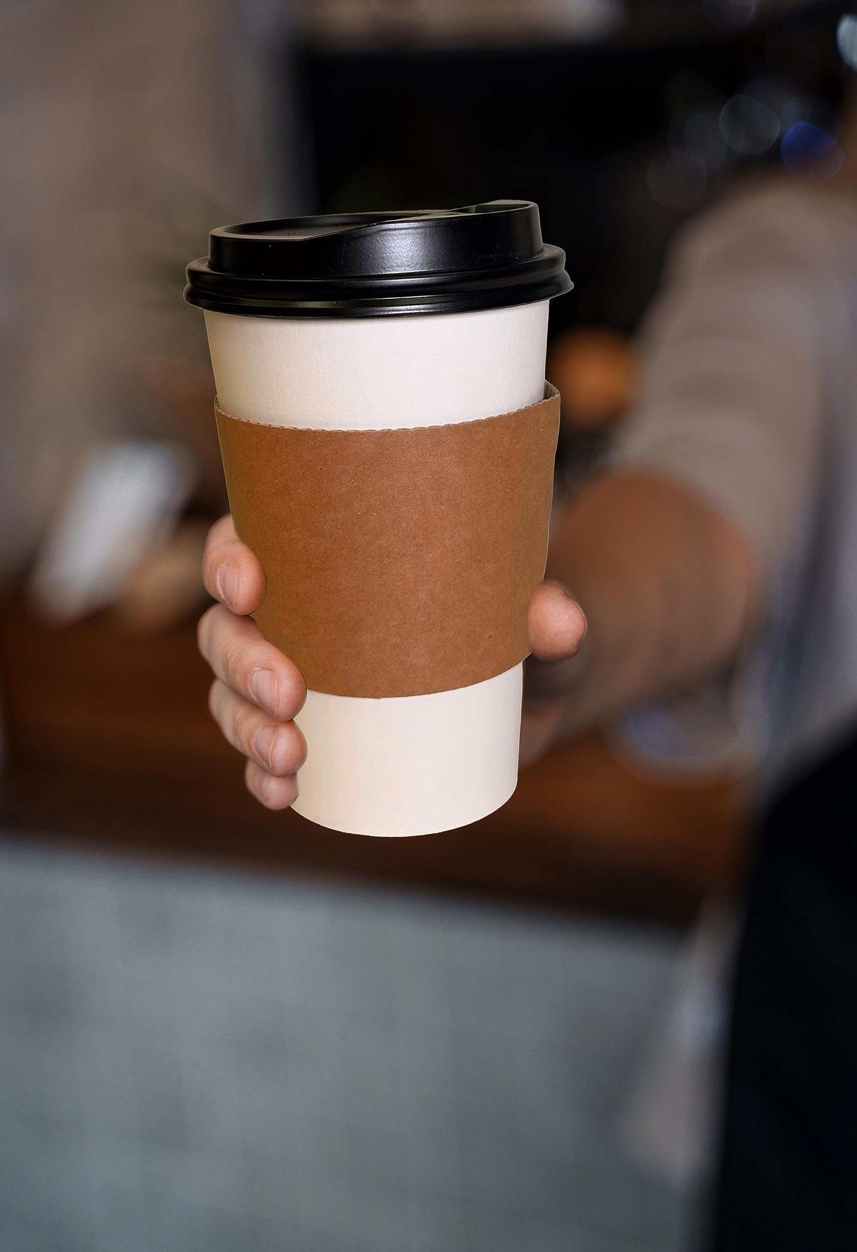 EcoQuality 20 oz Disposable White Paper Coffee Cups with Black Dome Lids & Corrugated Sleeves - Bulk 1000 Pack for Coffee Shops, Offices, Travel, Events & Catering - Hot Beverage Solution for On-the-Go Lifestyles