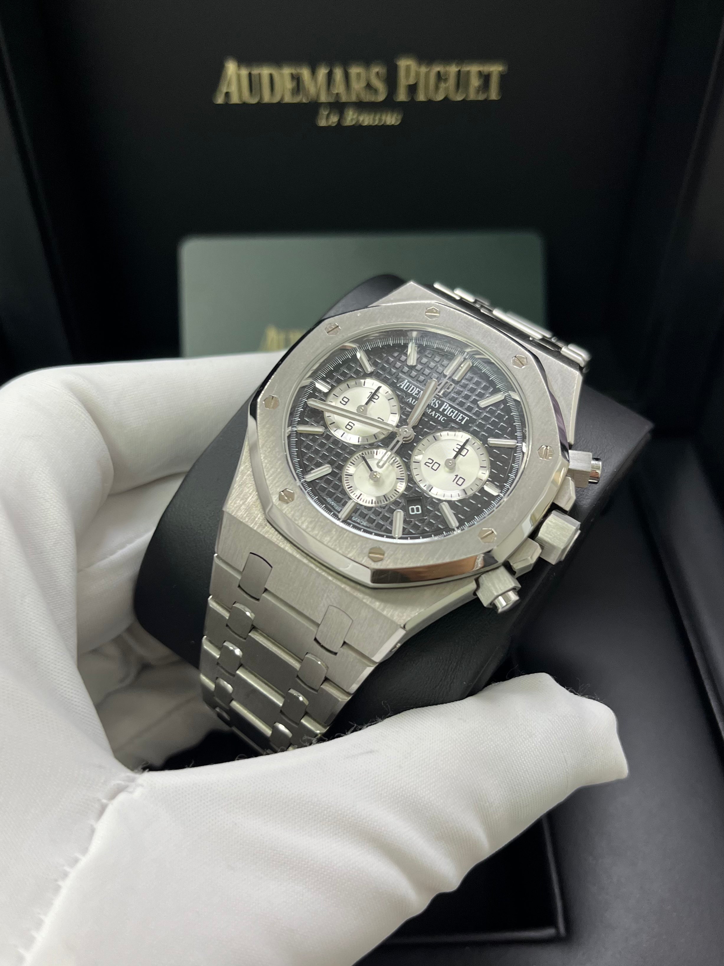 Audemars Piguet Royal Oak Selfwinding Chronograph Stainless Steel Watch - Black Dial with White Sub Dials (Ref#26331ST.OO.1220ST.02) | Luxury Sports Watch for Men, Perfect for Business Meetings & Formal Events