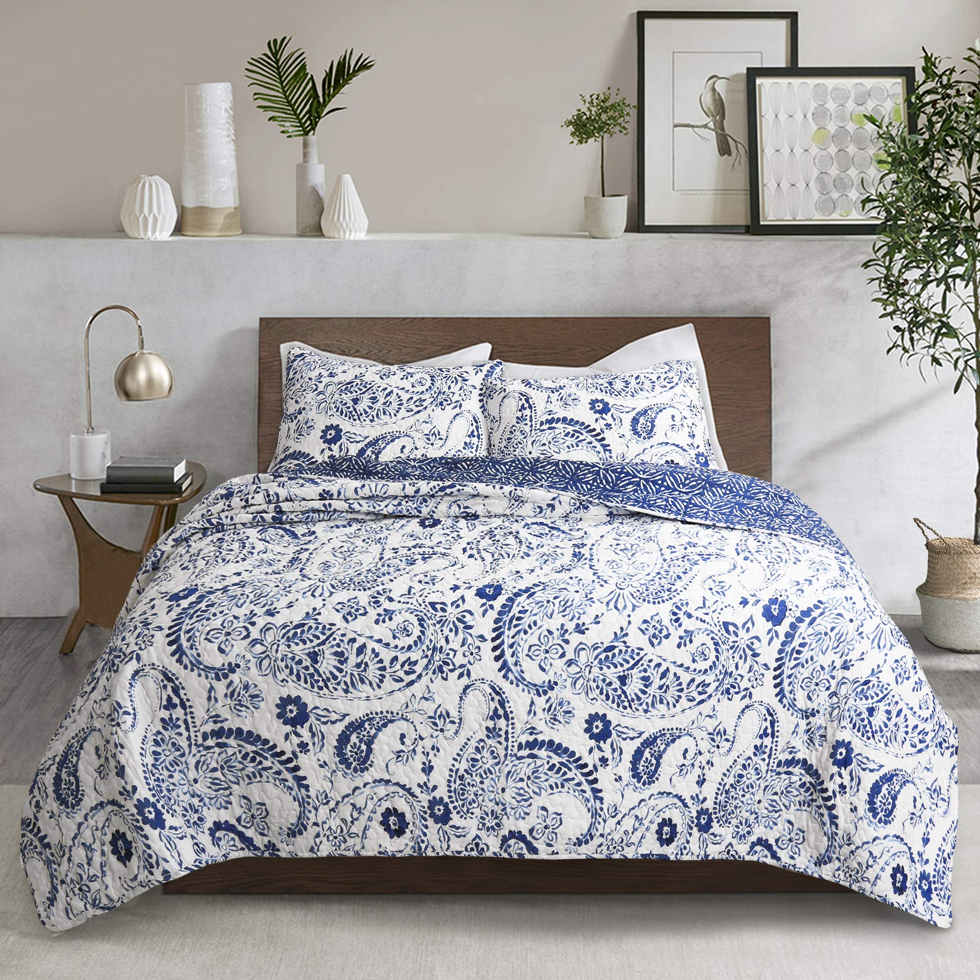 Lush Decor Erindale King 3-Piece Quilt Set - Luxury Soft Bedding Comforter Set in Navy Blue for Master Bedroom & Guest Room Decor