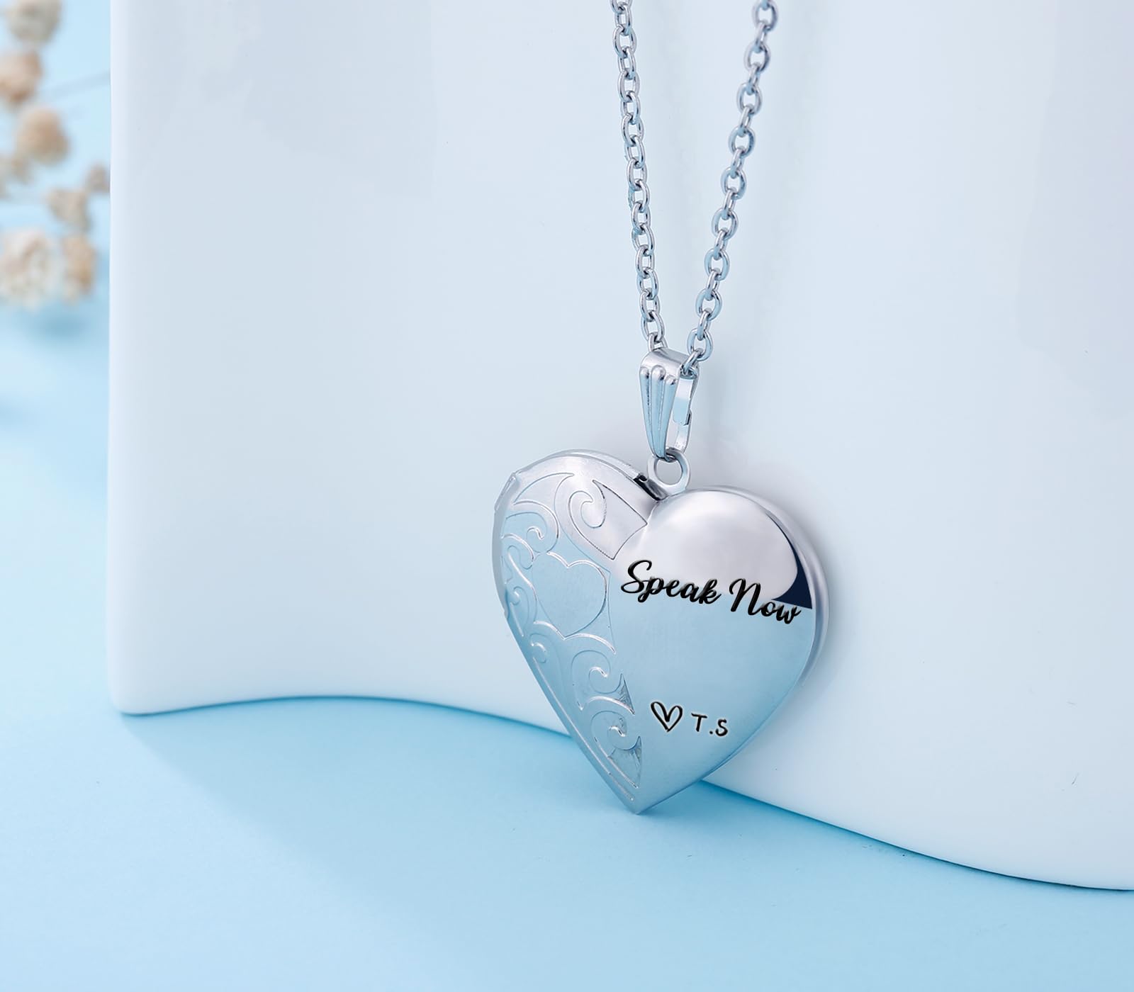 Heart Locket Necklace for Women - Personalized Photo Pendant Jewelry, Engravable Gift for Birthday, Anniversary & Valentine's Day | Perfect for Romantic Keepsakes & Everyday Wear