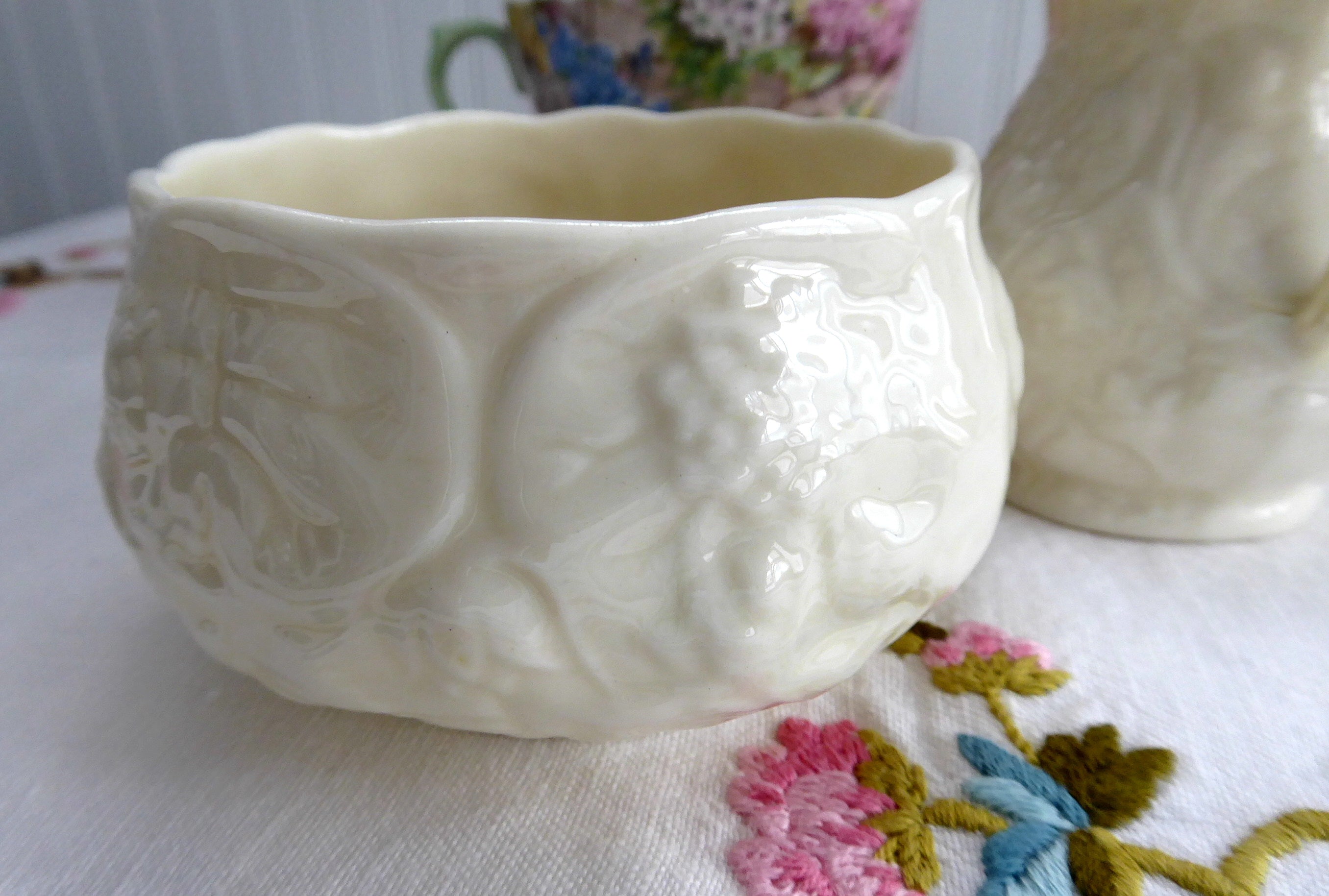 Belleek Ireland Cream and Sugar Set - Lotus Bacchus Luster Ceramic Vintage 1981 - Perfect for Afternoon Tea and Collectible Display