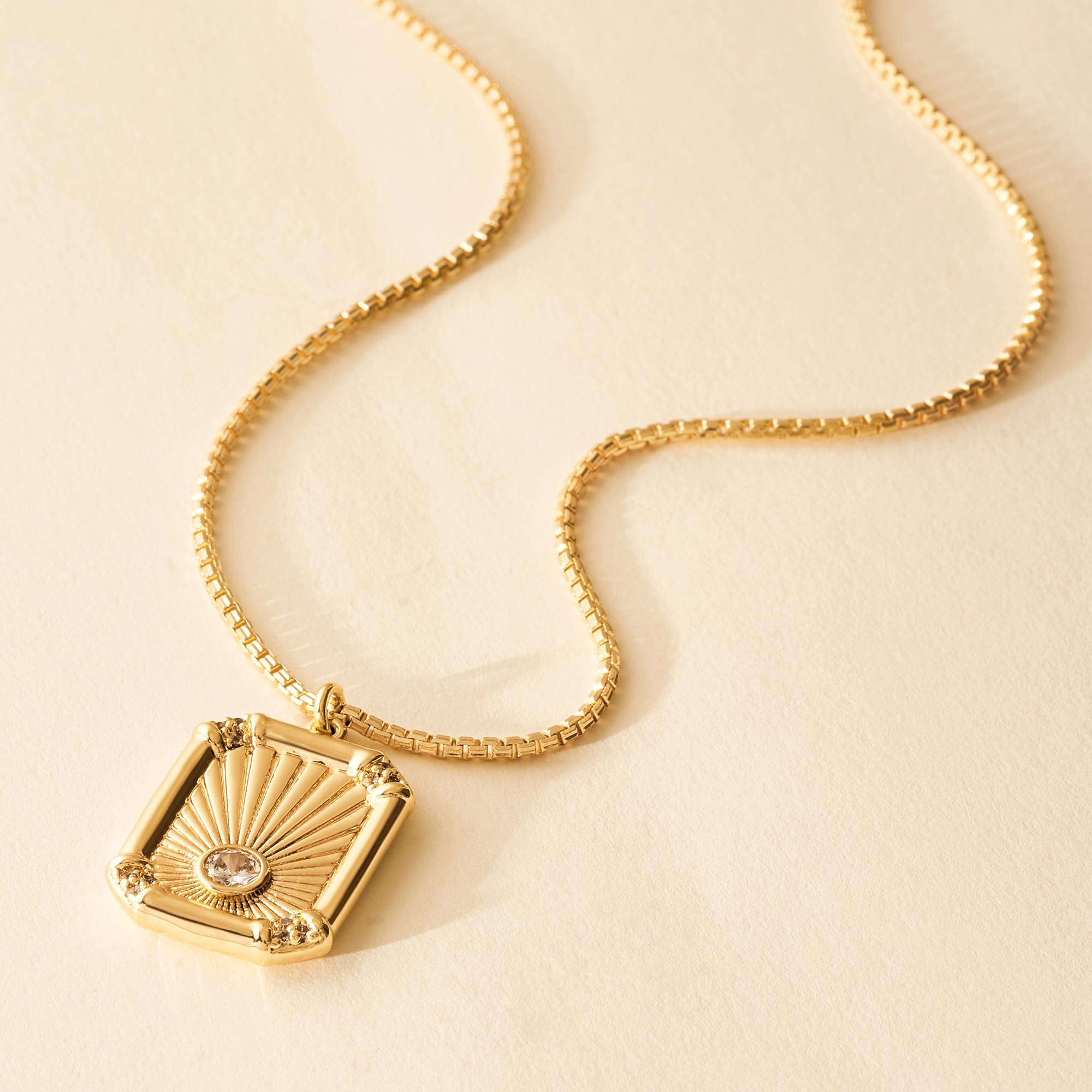 Fettero Women's Custom Engraved Gold Coin Necklace - Round Disc Pendant with Dainty Chain, Trendy Jewelry Gift for Her | Perfect for Everyday Wear, Date Nights & Special Occasions