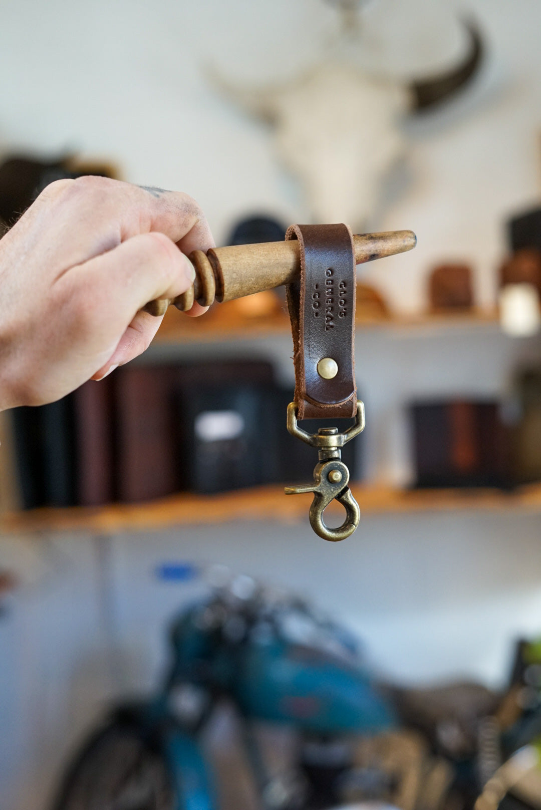Premium Key Keeper Organizer - Durable Keychain Holder with Secure Hook for Home, Office & Travel | Perfect for Key Management & Organization