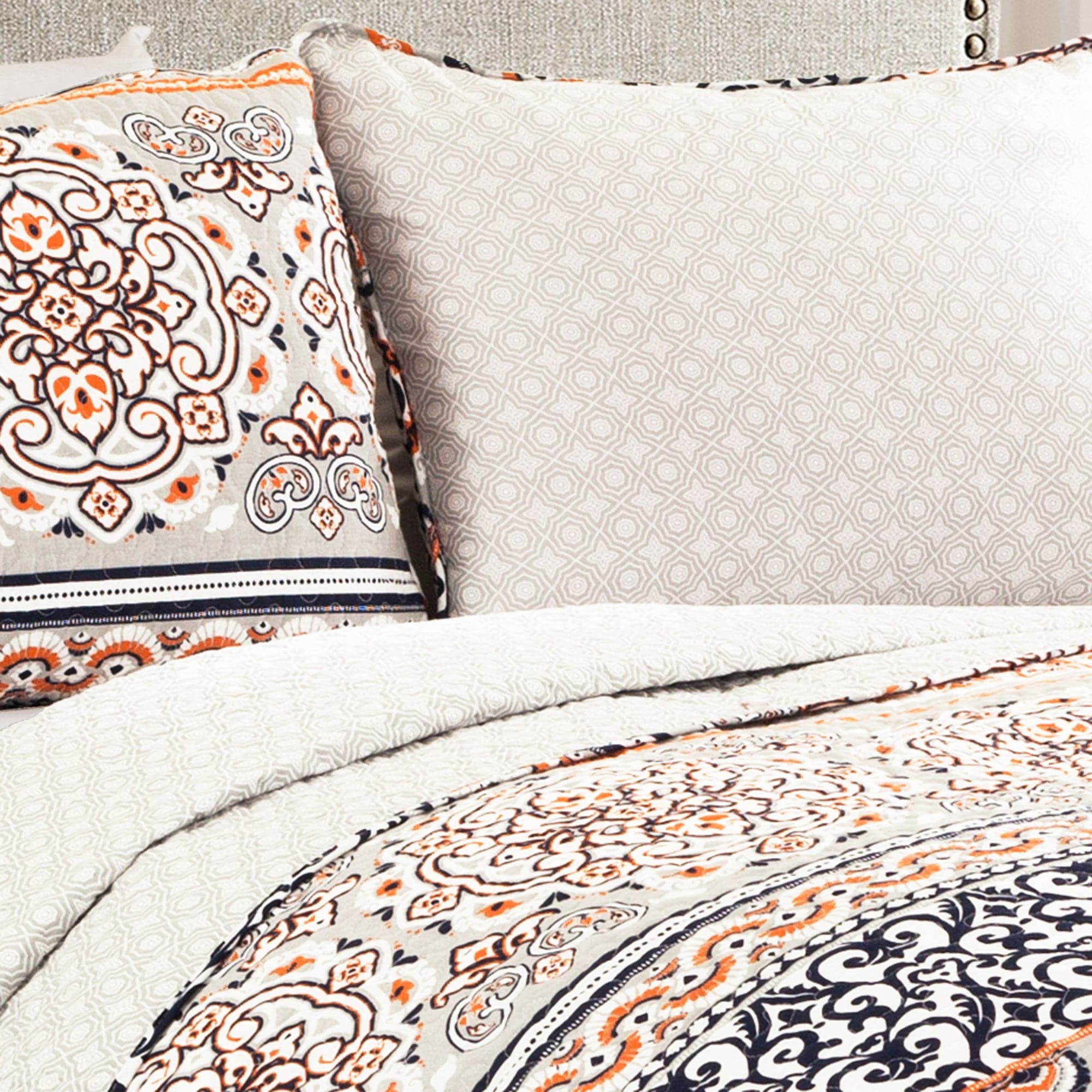 Nesco Stripe 3-Piece Quilt Set - Soft Bedding Comforter with Matching Pillow Shams - Perfect for Master Bedroom, Guest Room & Dorm Decor