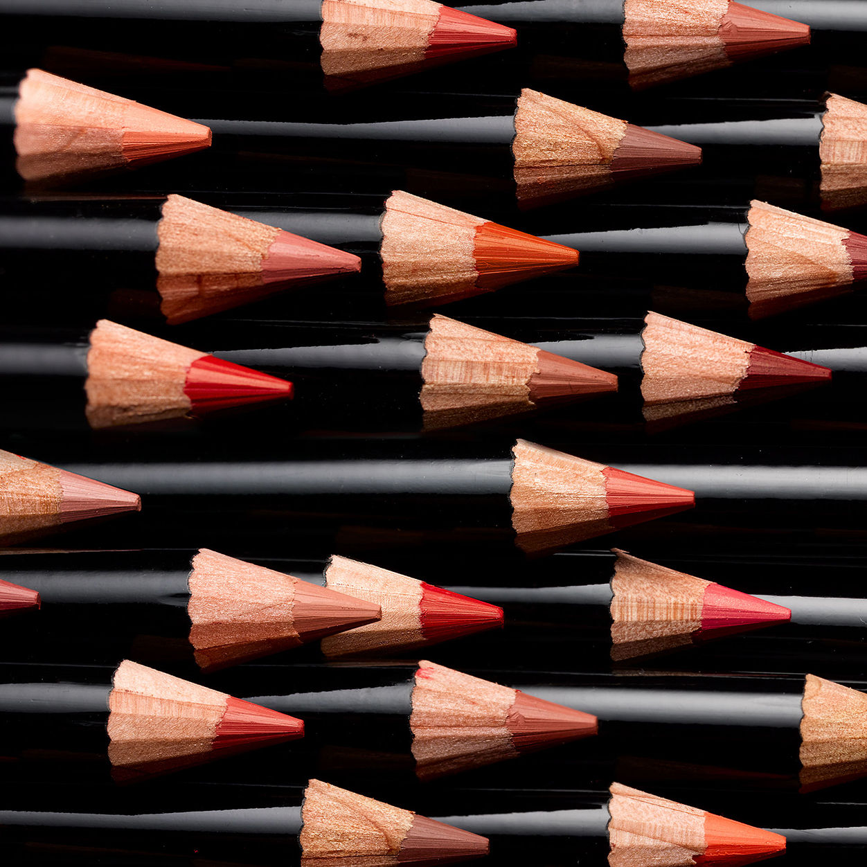Bobbi Brown Lip Pencil - Long-Lasting Lip Liner for Precise Definition & All-Day Wear | Perfect for Everyday Makeup, Special Occasions & Professional Looks