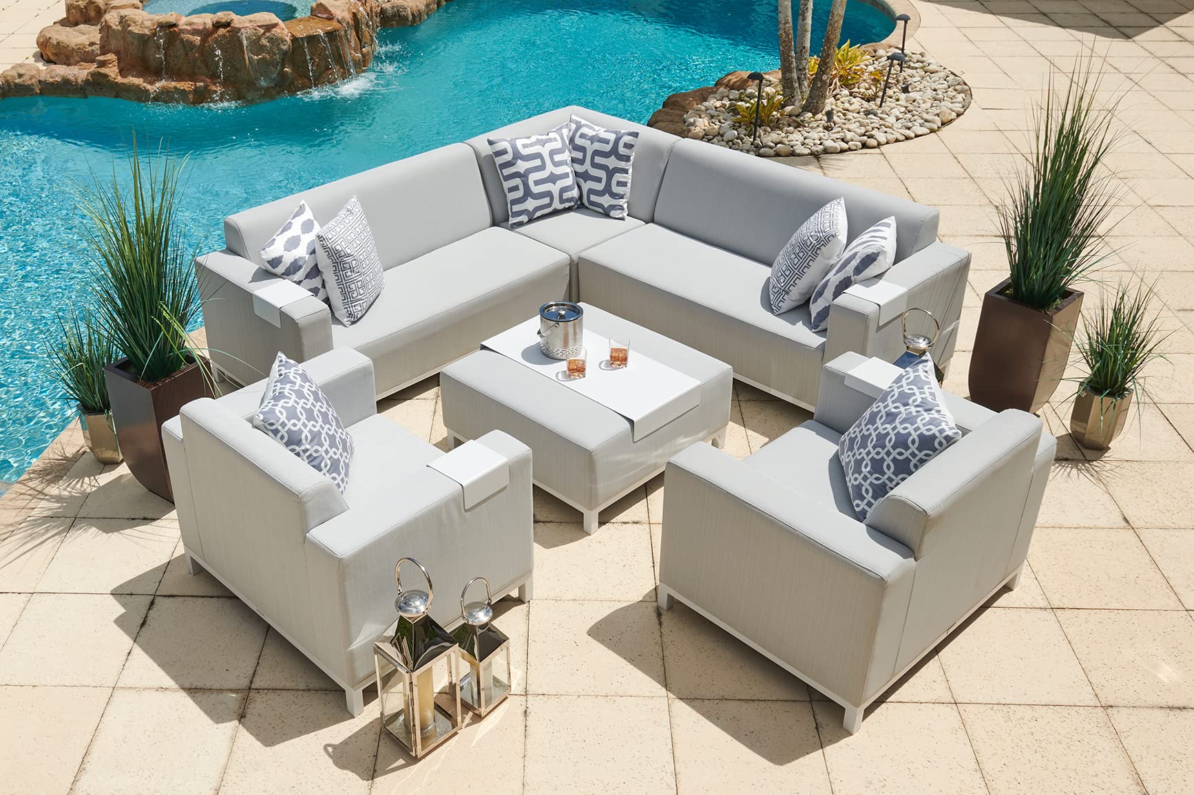 6-Piece Aluminum Outdoor Patio Furniture Set - Light Gray Sectional Sofa with 2 Armchairs & Ottoman - Durable Weather-Resistant Patio Conversation Set for Garden, Poolside & Backyard Relaxation