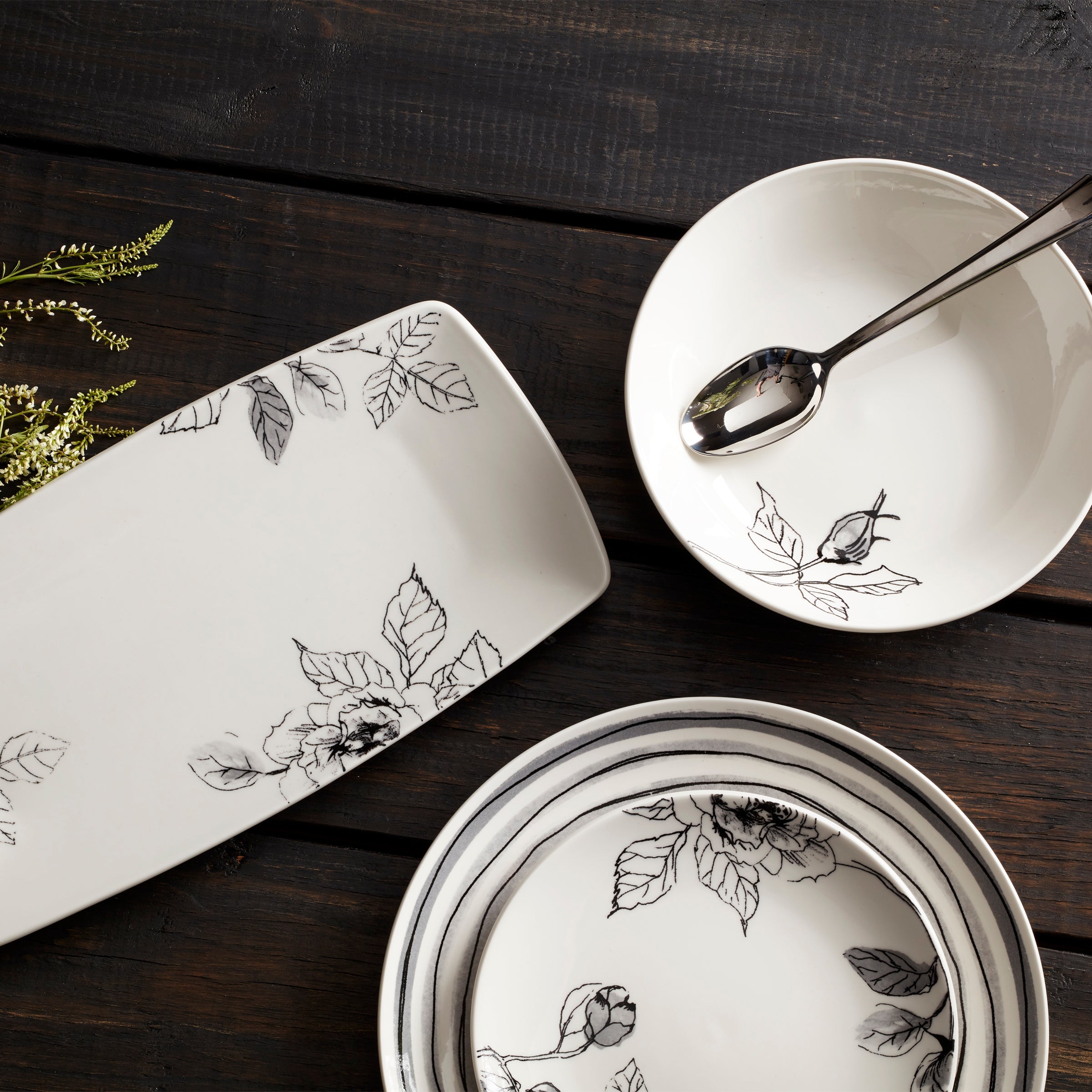 Premium 12-Piece Dinnerware Set - Porcelain Plates, Bowls & Mugs - Elegant Tableware for Everyday Meals & Dinner Parties - Perfect for Home, Restaurants & Gifting