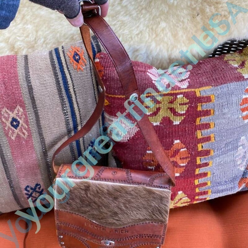 Vintage Costa Rica Leather and Wood Turn Lock Handbag - Stylish Crossbody Purse for Women, Boho Chic Travel Bag for Everyday Use & Weekend Getaways