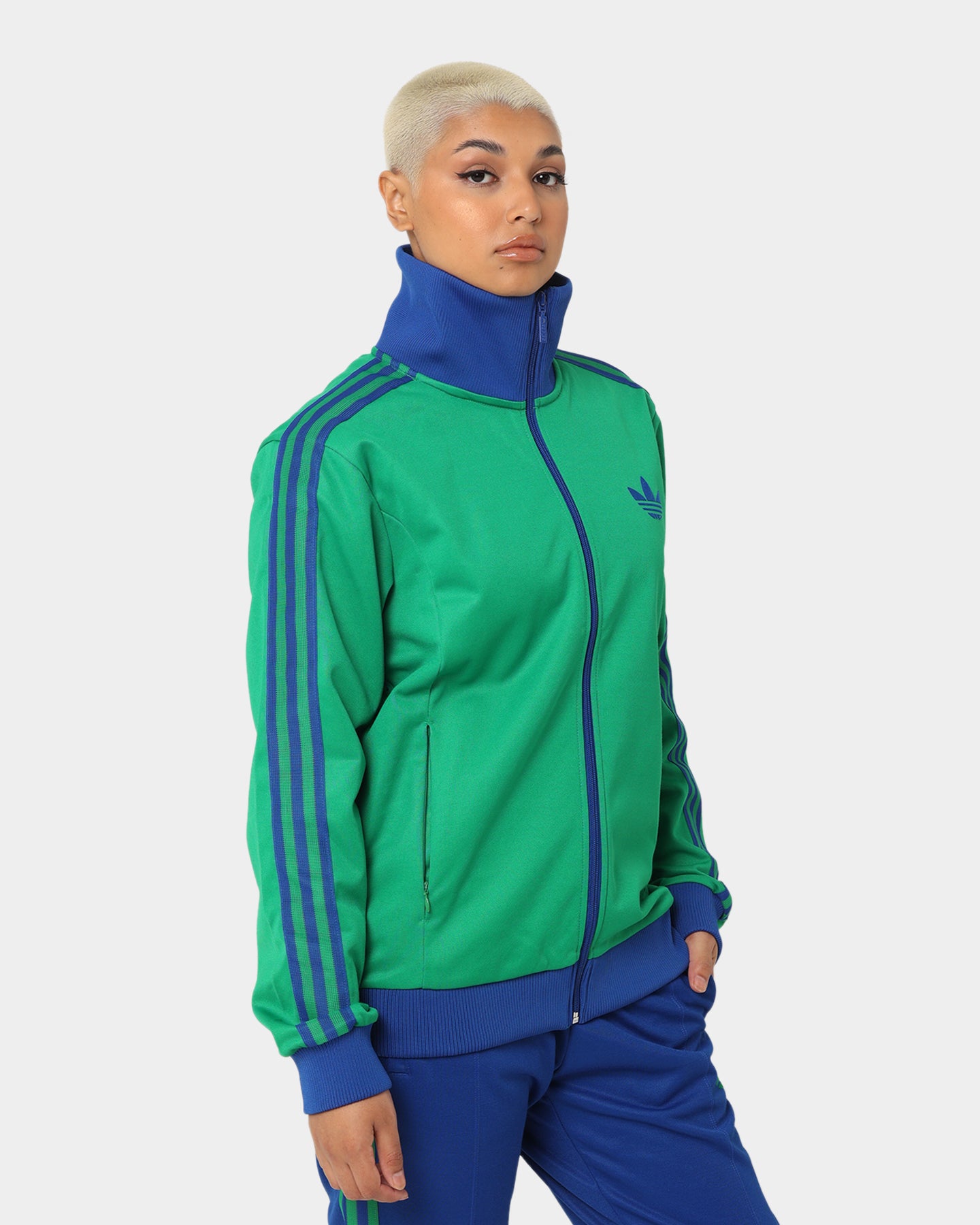 Adidas Adicolor Poly TT Jacket - Green Windbreaker for Men & Women | Lightweight Water-Resistant Outdoor Jacket for Running, Hiking & Casual Wear