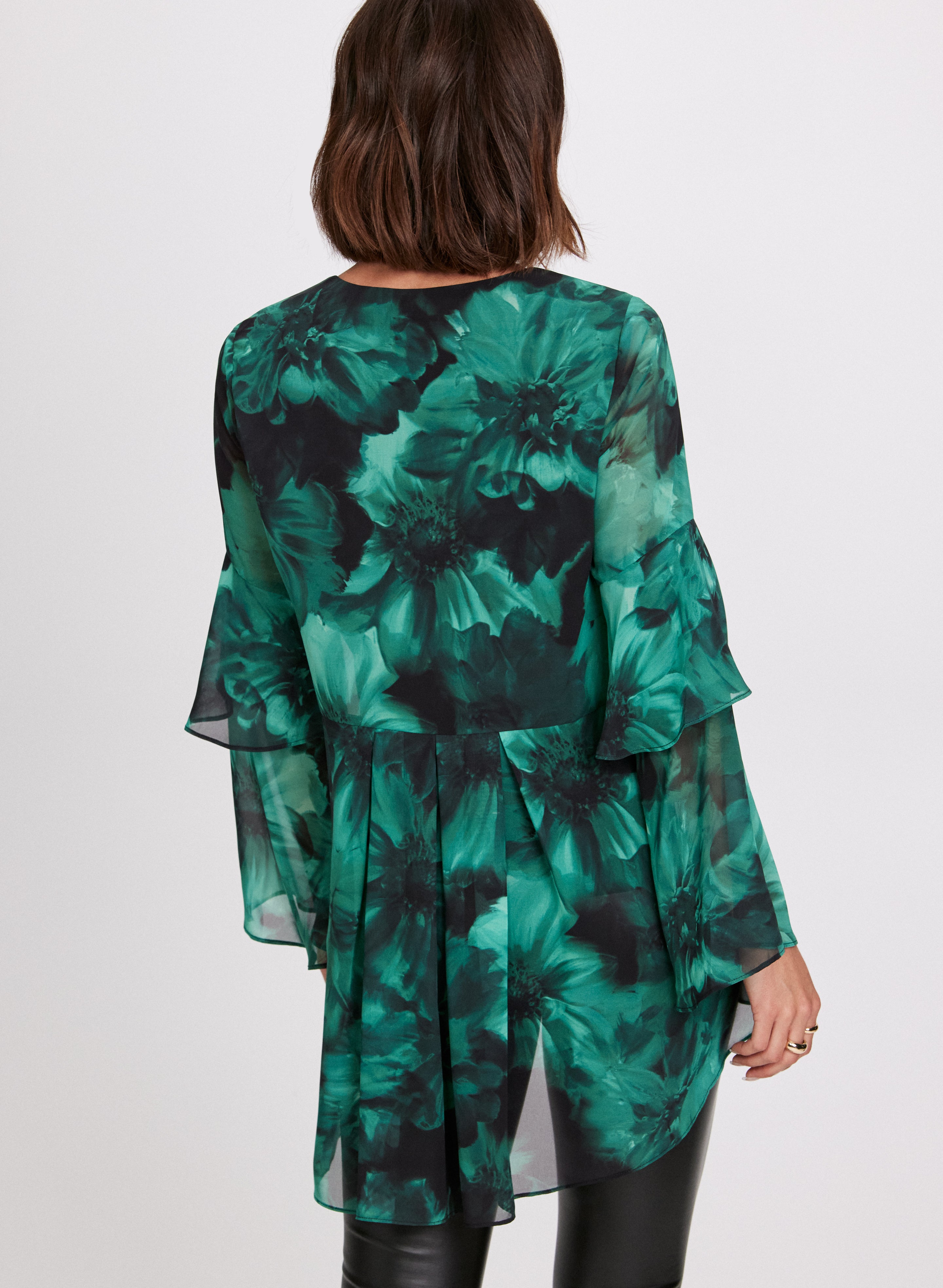 Floral Print Tiered Blouse for Women - Elegant Ruffled Tunic Top with V-Neck - Perfect for Spring Summer Outfits, Office Wear & Casual Dates