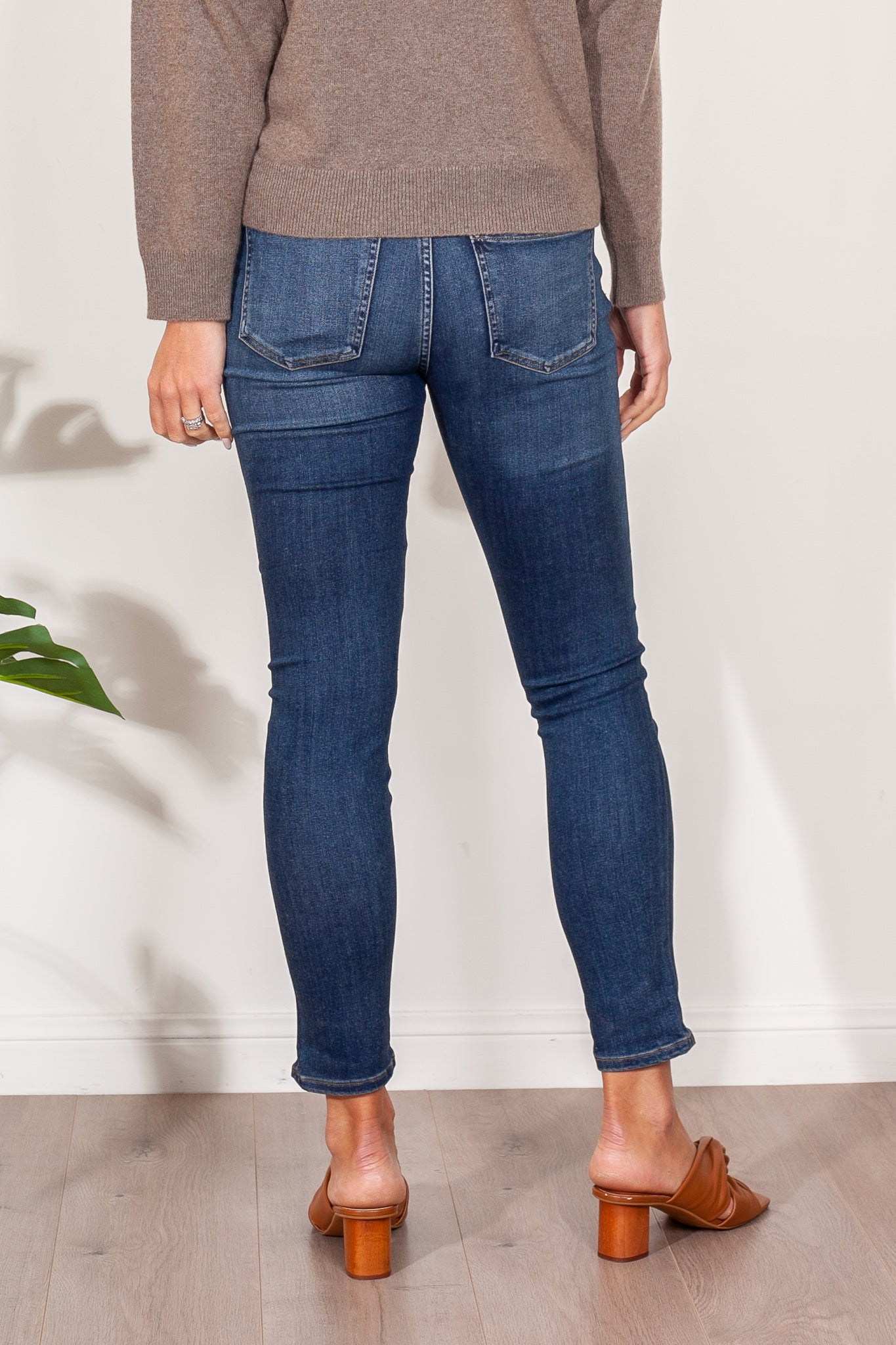 Citizens of Humanity Rocket Ankle Mid Rise Skinny Jeans - Morella Wash | Women's Slim Fit Denim Pants for Casual Wear & Night Out