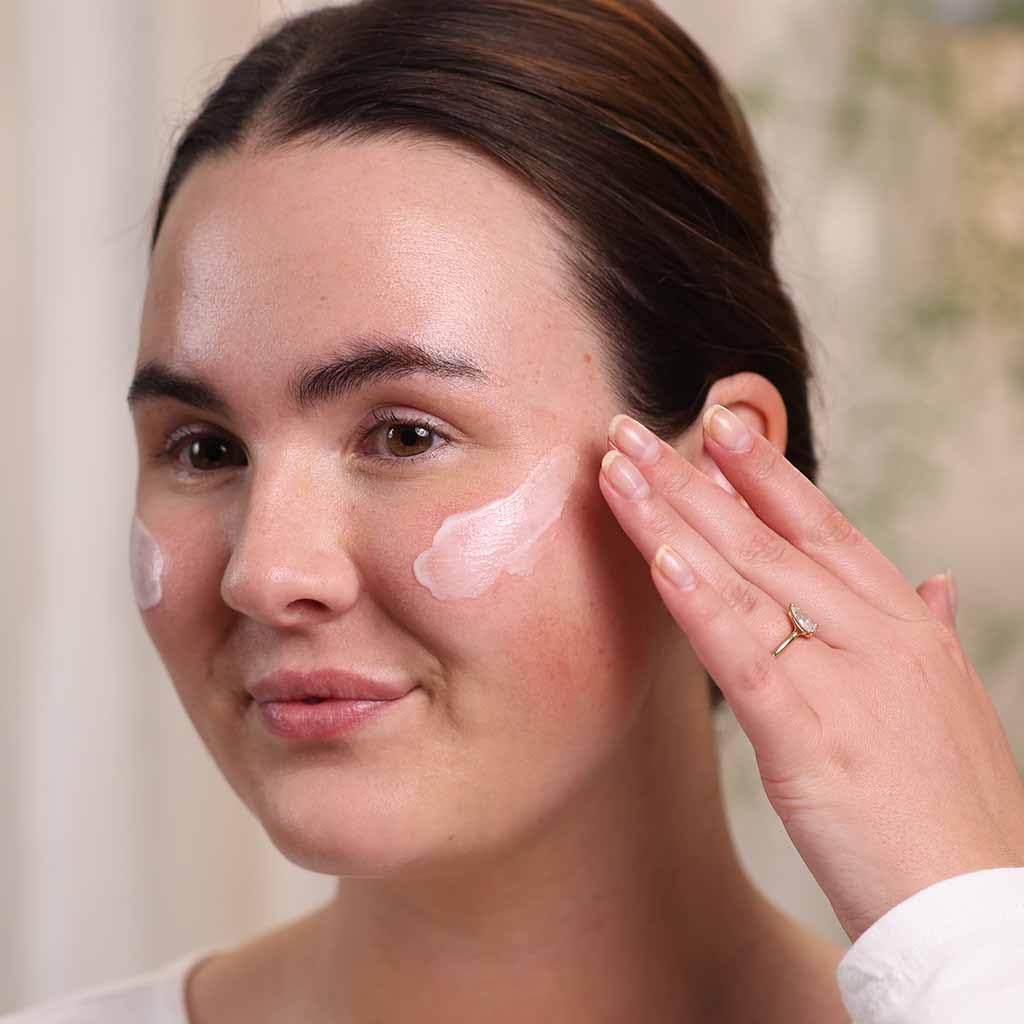 Evolve Organic Beauty - Natural Hydrate + Protect Vegan Facial Cream for Dry Skin | Small-Batch Clean Skincare (2 oz | 60 ml) | Day & Night Moisturizer for Sensitive Skin | Packaging May Vary