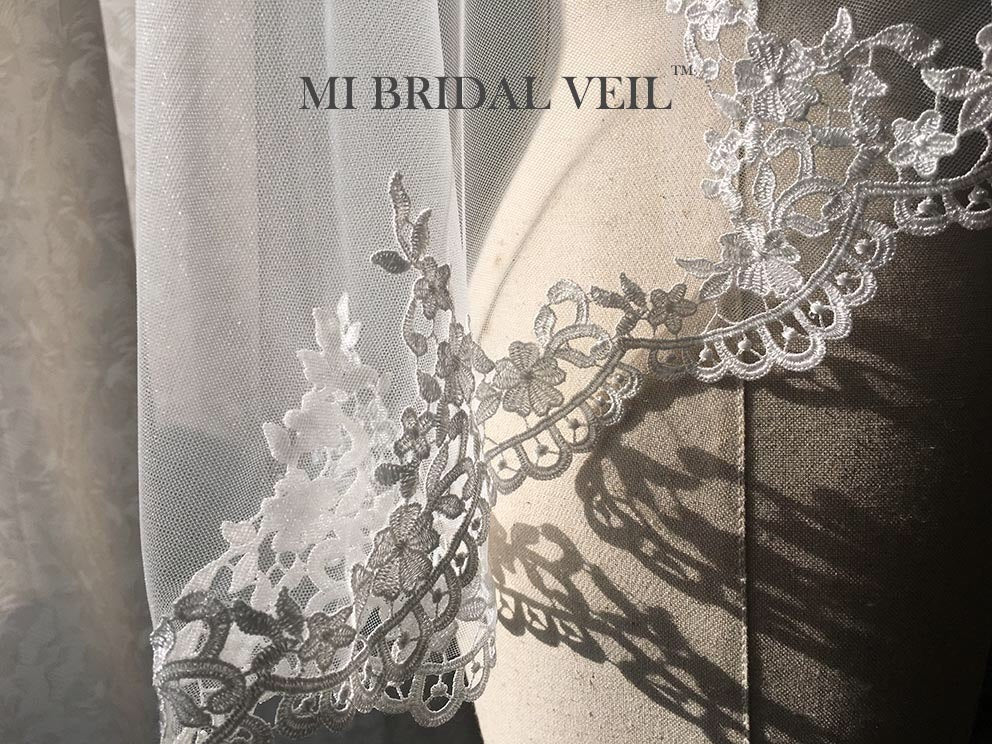 Elegant Mantilla Lace Wedding Veil with Crochet Venice Rose Design - Perfect for Bridal Ceremonies, Church Weddings & Vintage Themed Photos